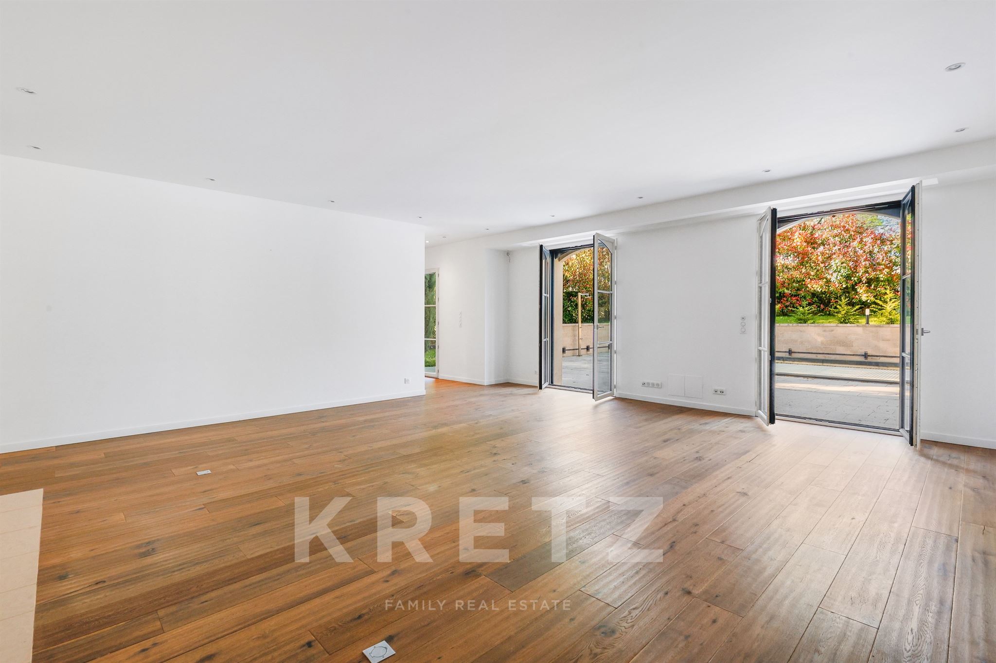 MAISONS-LAFFITTE – PARC – MAISON D’ARCHITECTE AVEC PISCINE - 3 700 000€