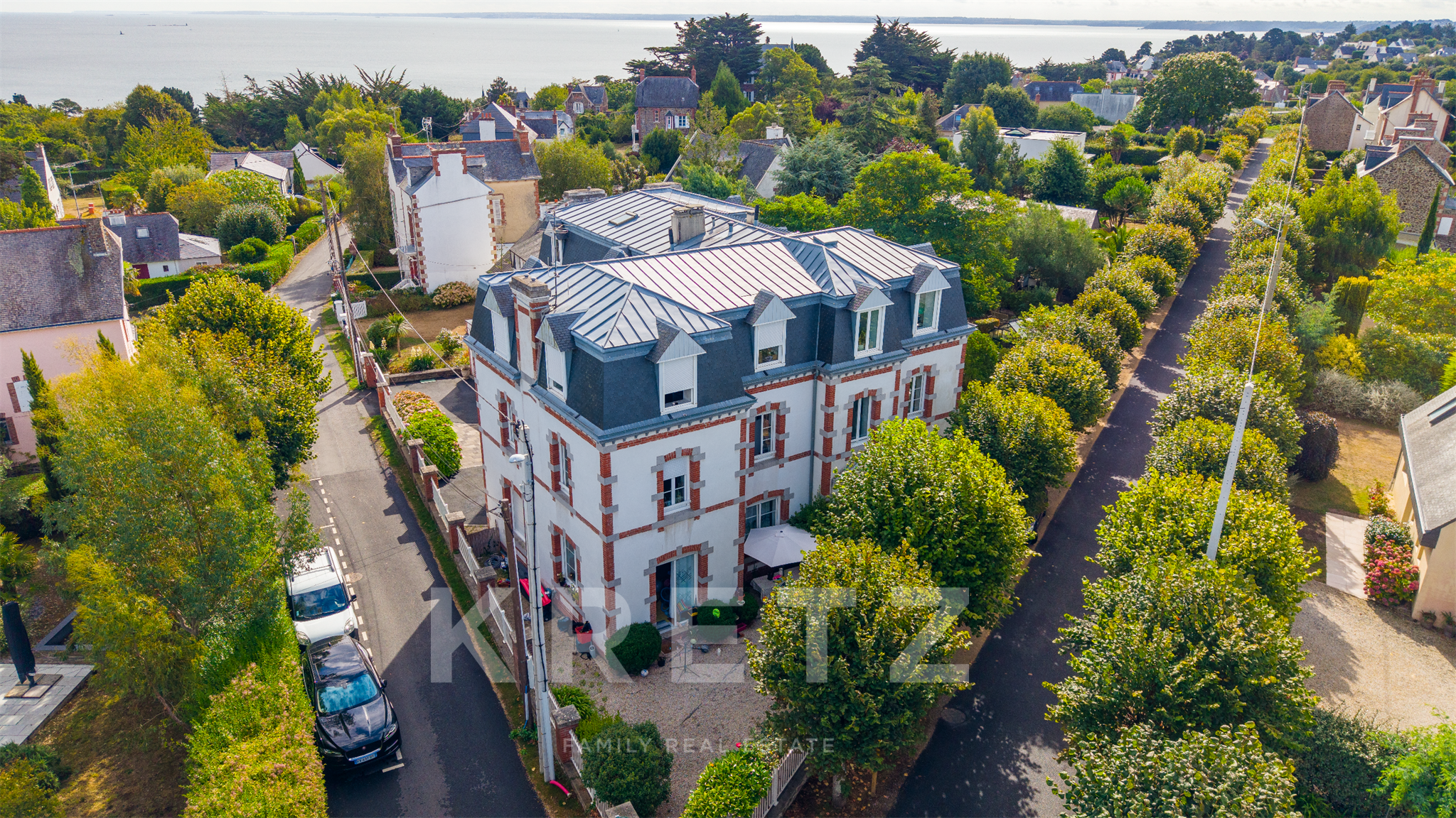 BINIC-ÉTABLES-SUR-MER – PROPRIÉTÉ DE CARACTÈRE AVEC MAISON PRINCIPALE, 3 APPARTEMENTS ET BUREAU PROFESSIONNEL