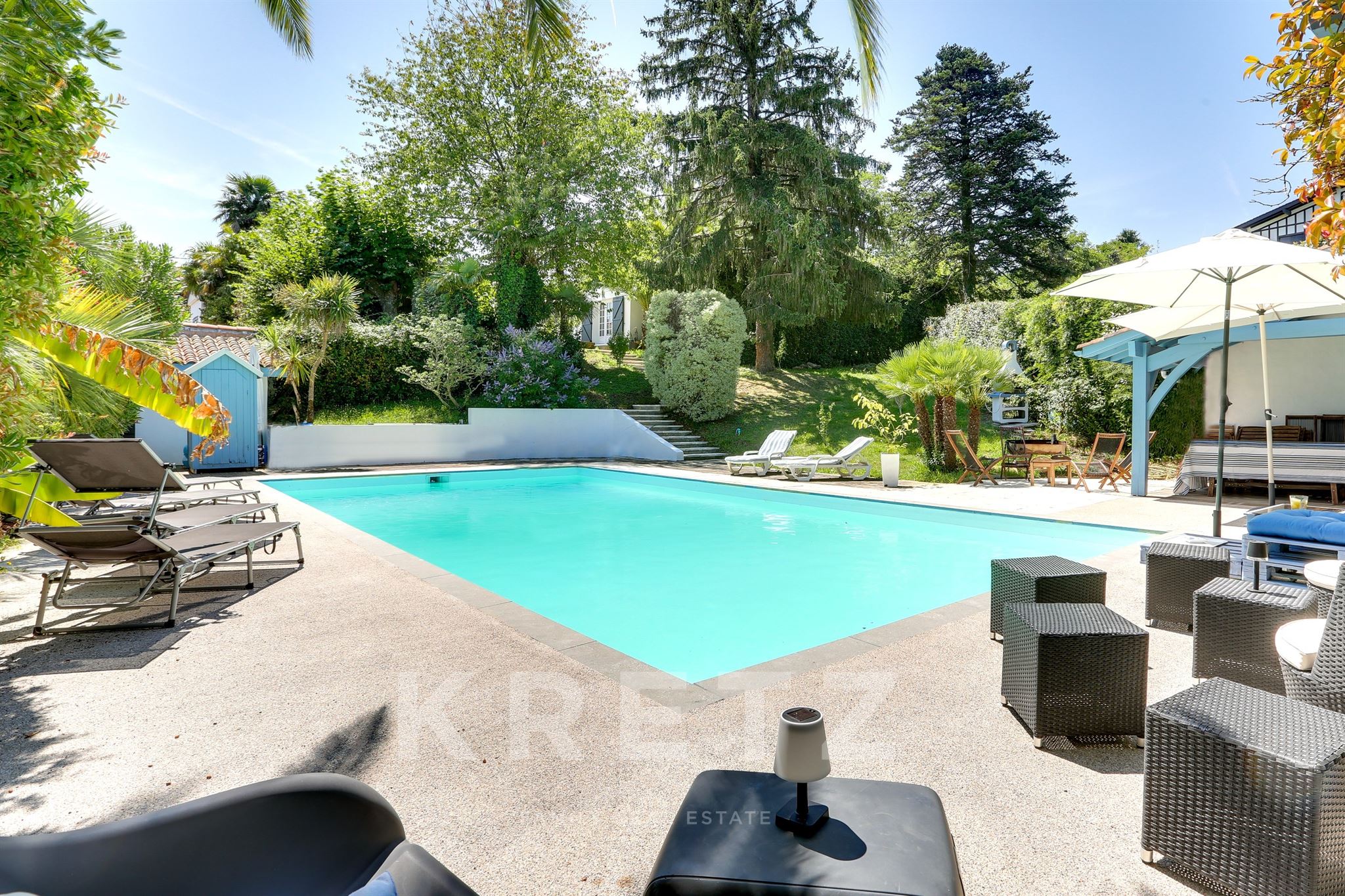 Rare Art Deco Villa from 1920 on an Exceptional 1,500 m² Plot in Guéthary