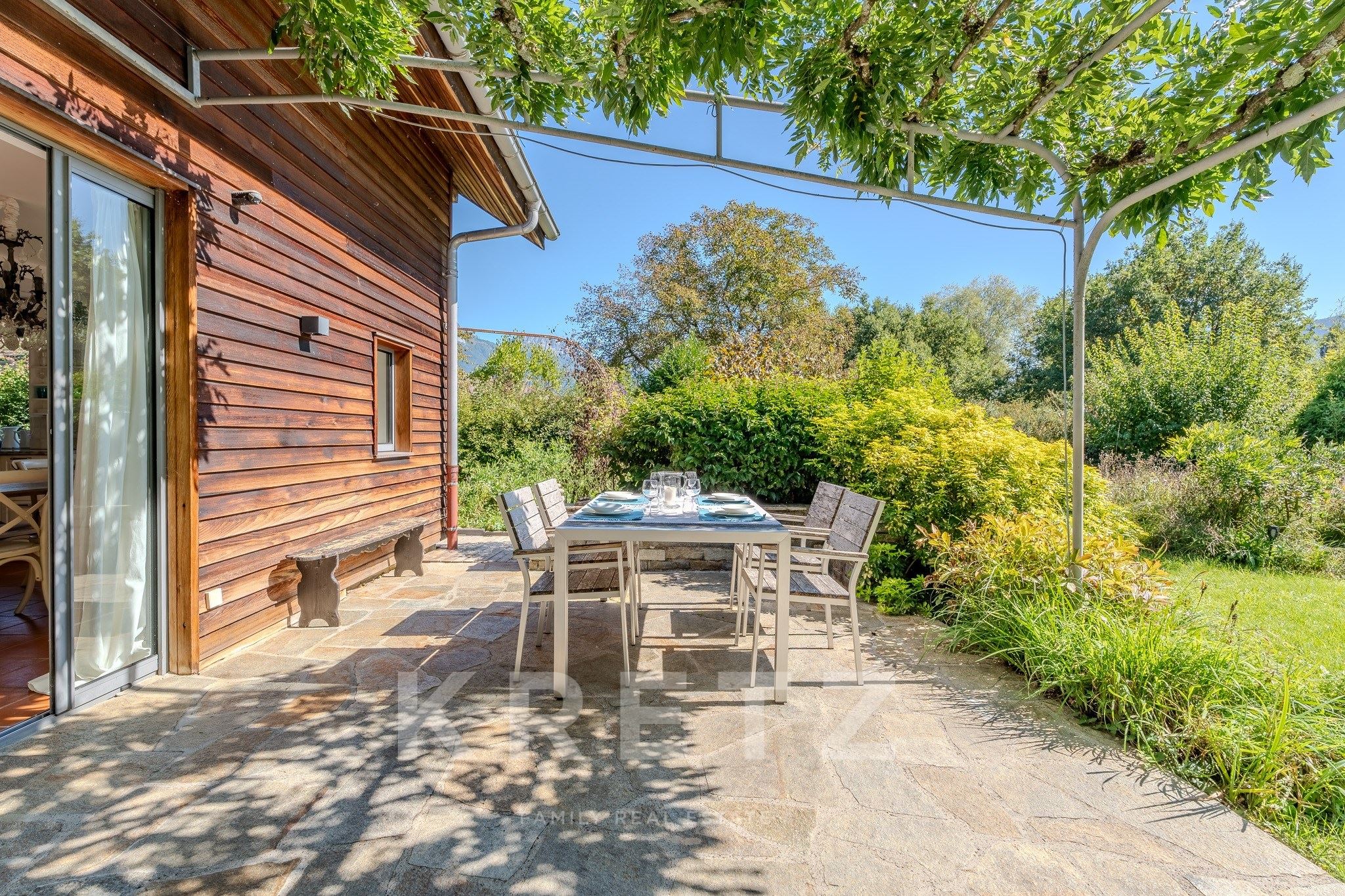 Sévrier 8-room house 300 metres from Lake Annecy with views of La Tournette