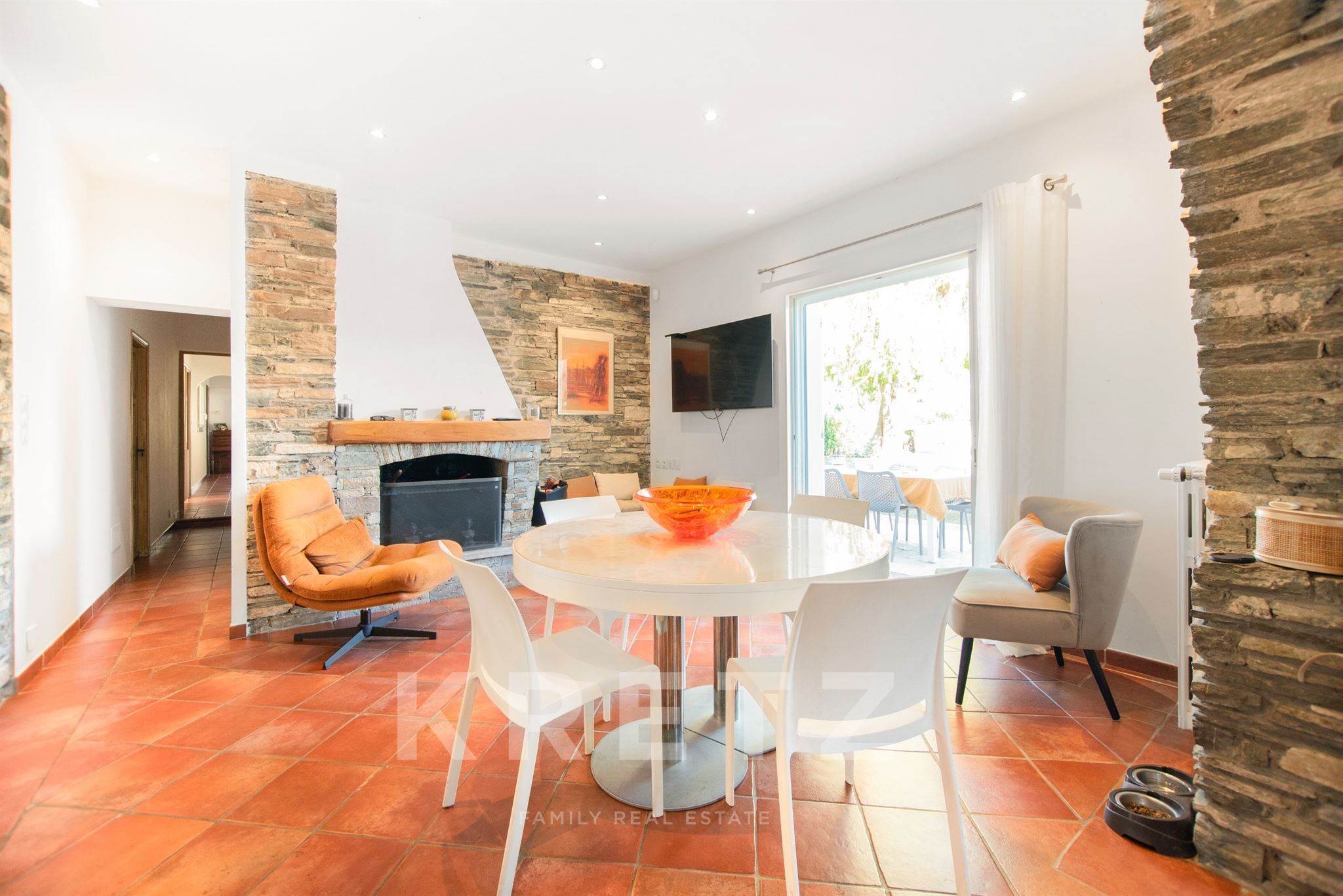 Charming villa, 190 m² – 3,000 m² plot – Swimming pool