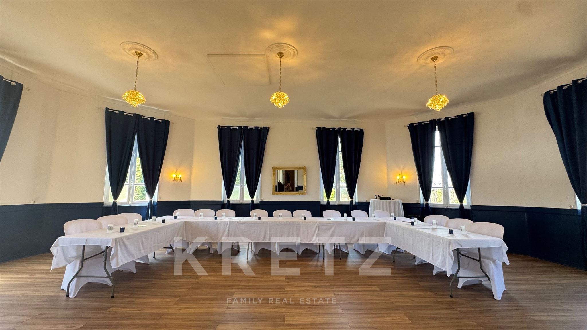 19th Century Renovated Château – 16 ha Estate – Event & Hospitality Business – Near Montluçon