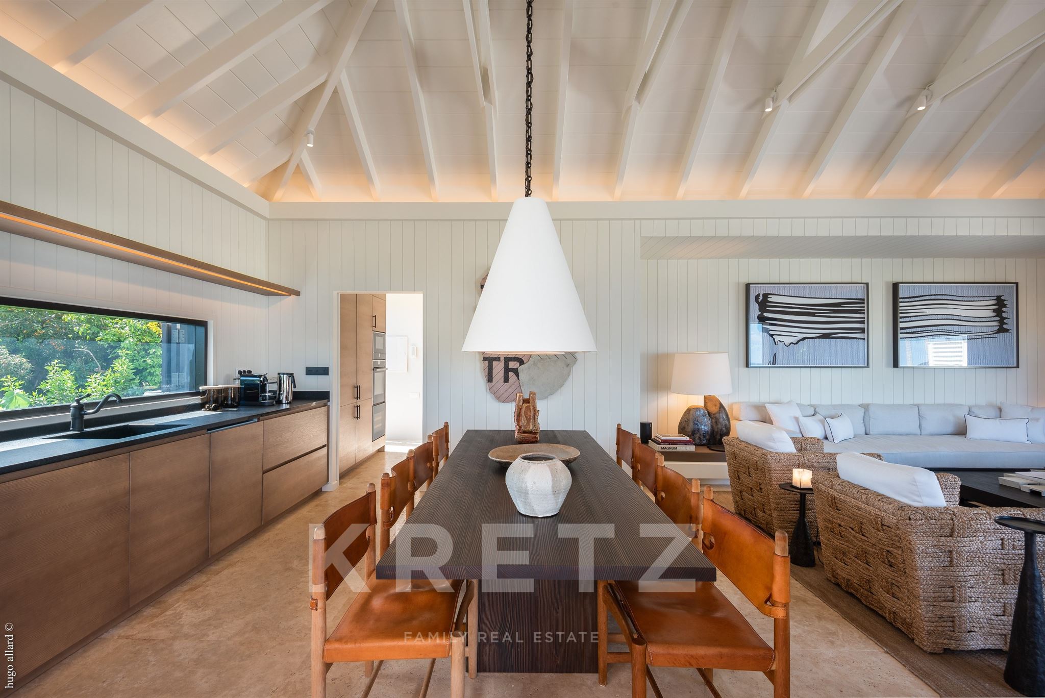 Elegant architect-designed villa with panoramic views over the ocean and Îlet Tortue