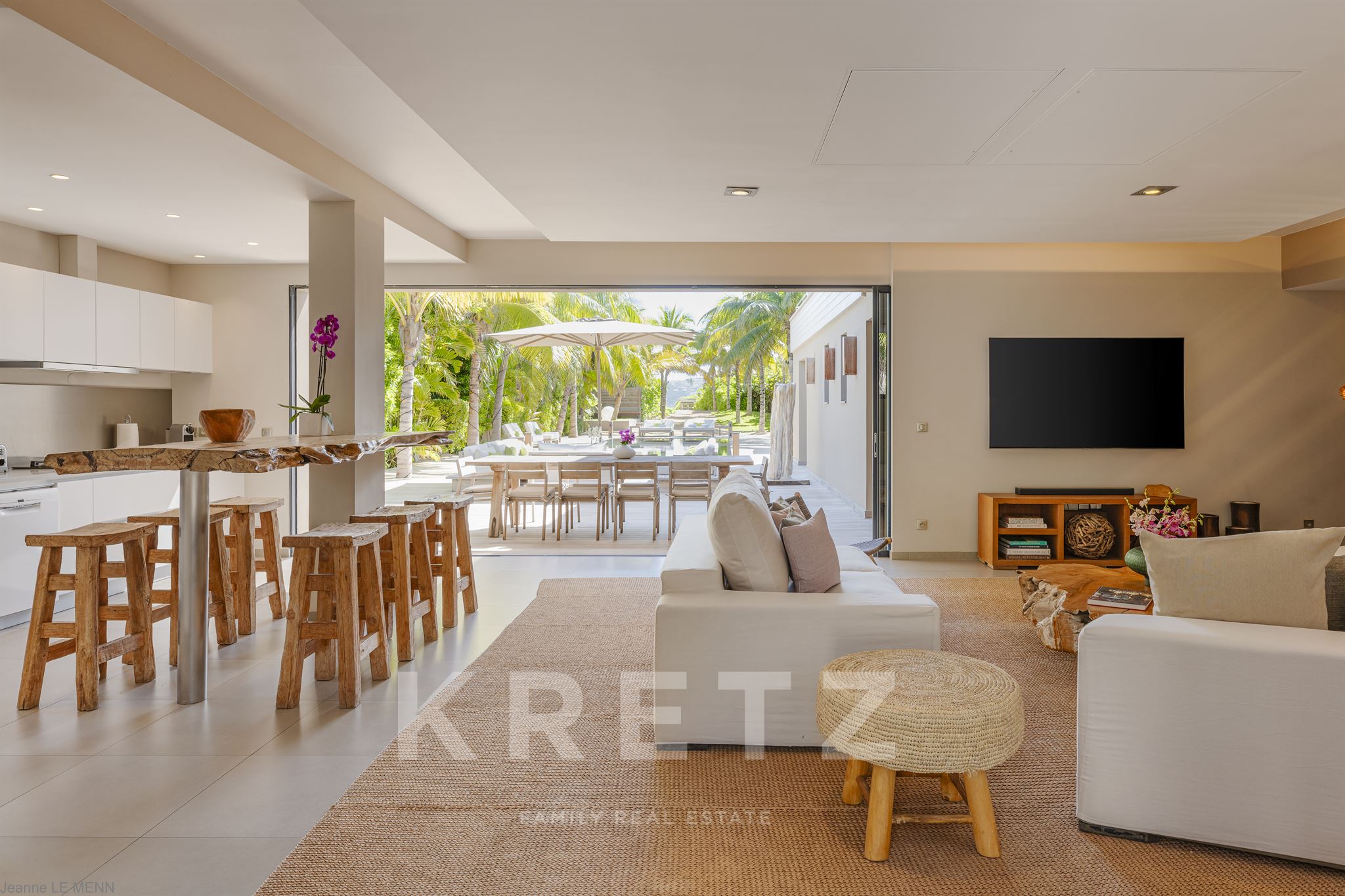 Villa with private access to Anse des Cayes beach