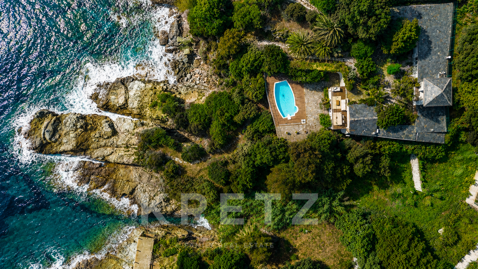 Beachfront villa - Private pool and cove