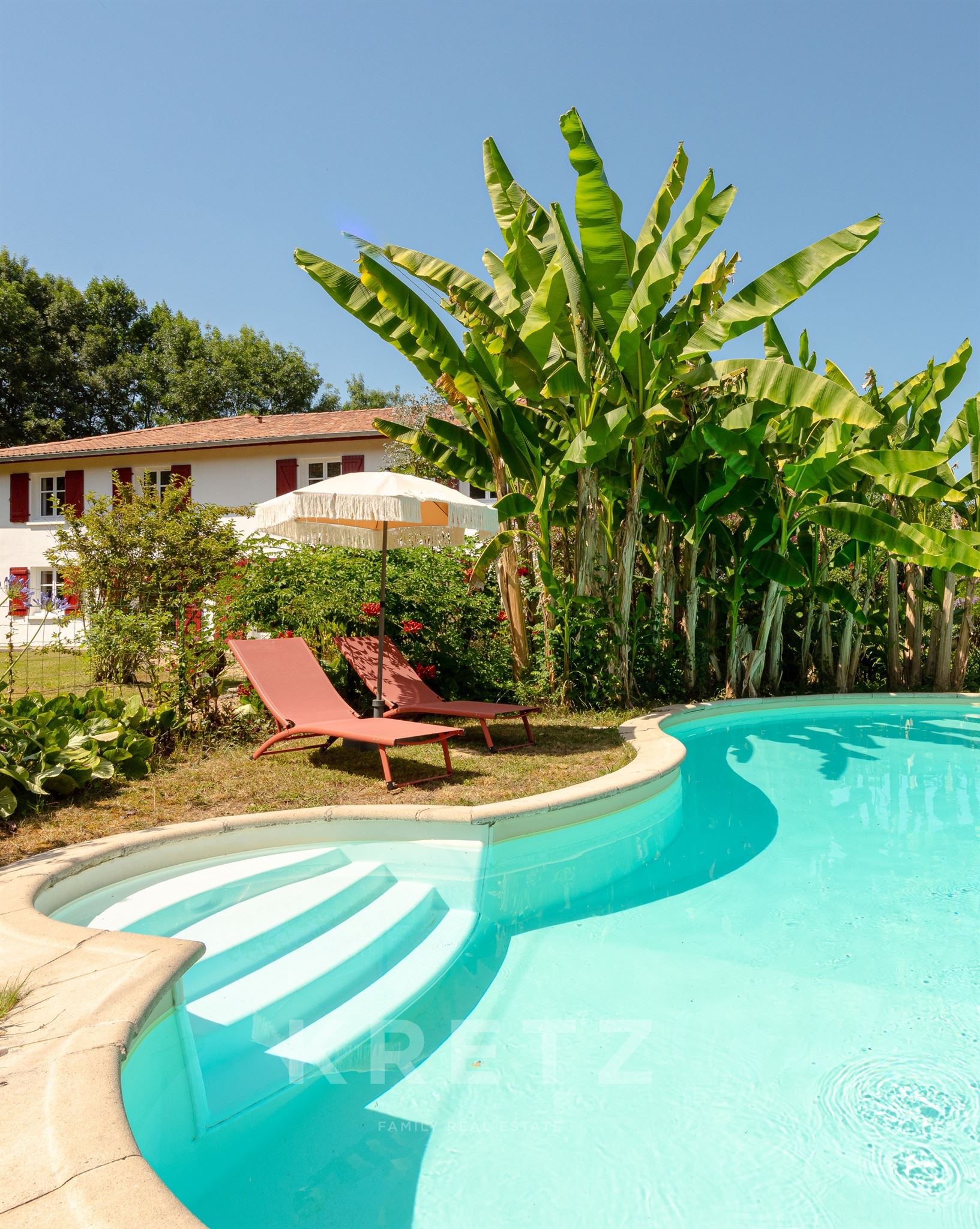 Ancienne ferme basque rénovée par architecte, maison d'hôtes & piscine, 40 min de Biarritz
