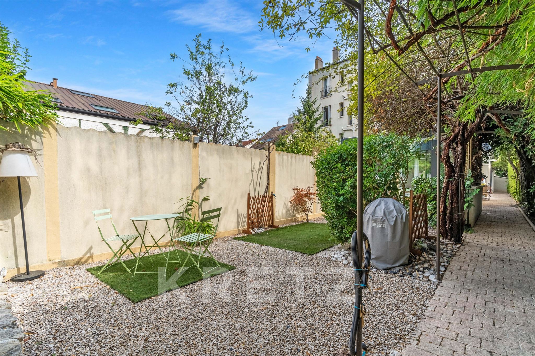 COURBEVOIE (92400) - COEUR DE VILLE - MAISON INDIVIDUELLE - SANS VIS-À-VIS - JARDIN PAYSAGER - CALME