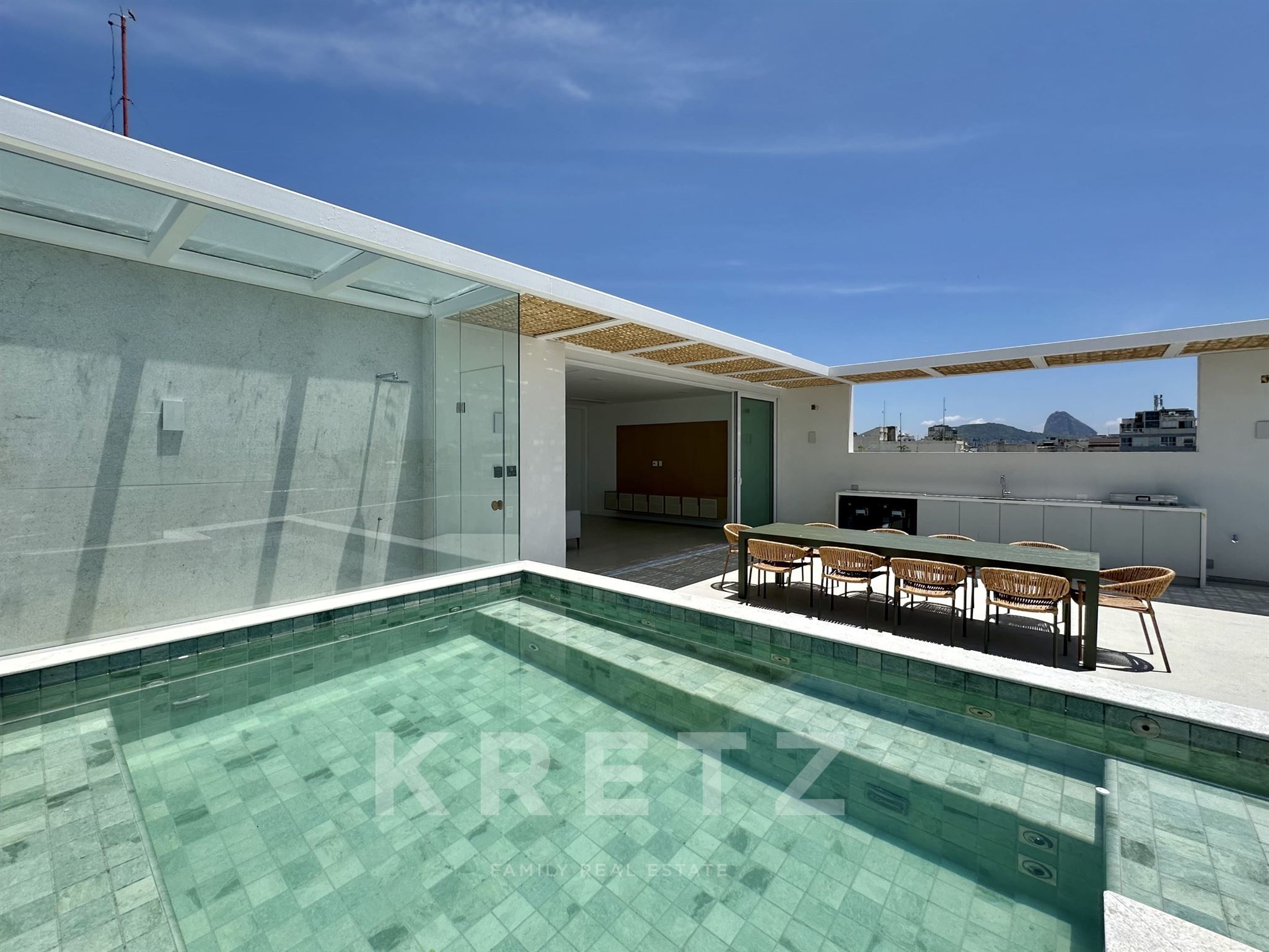 Duplex penthouse with ocean views, fully refurbished