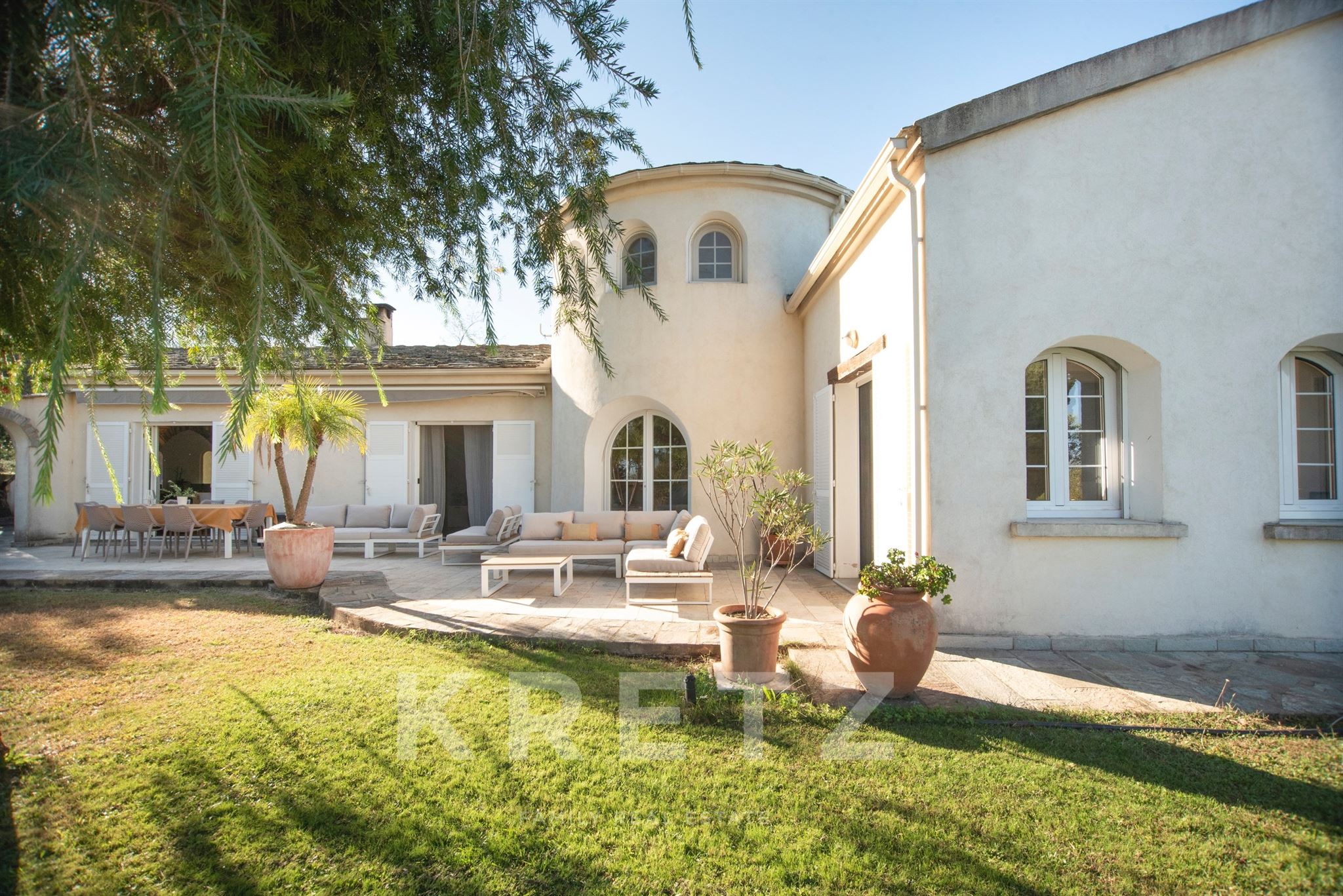 Charming villa, 190 m² – 3,000 m² plot – Swimming pool