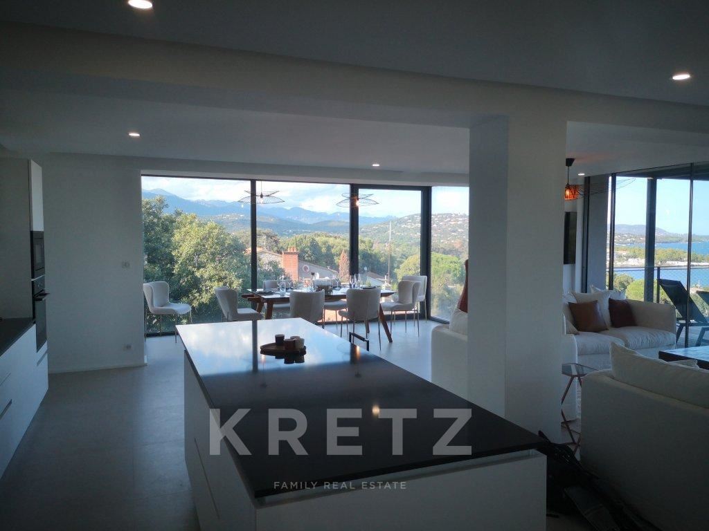 Apartment overlooking the Gulf of Porto-Vecchio, 2 steps from the old town and port