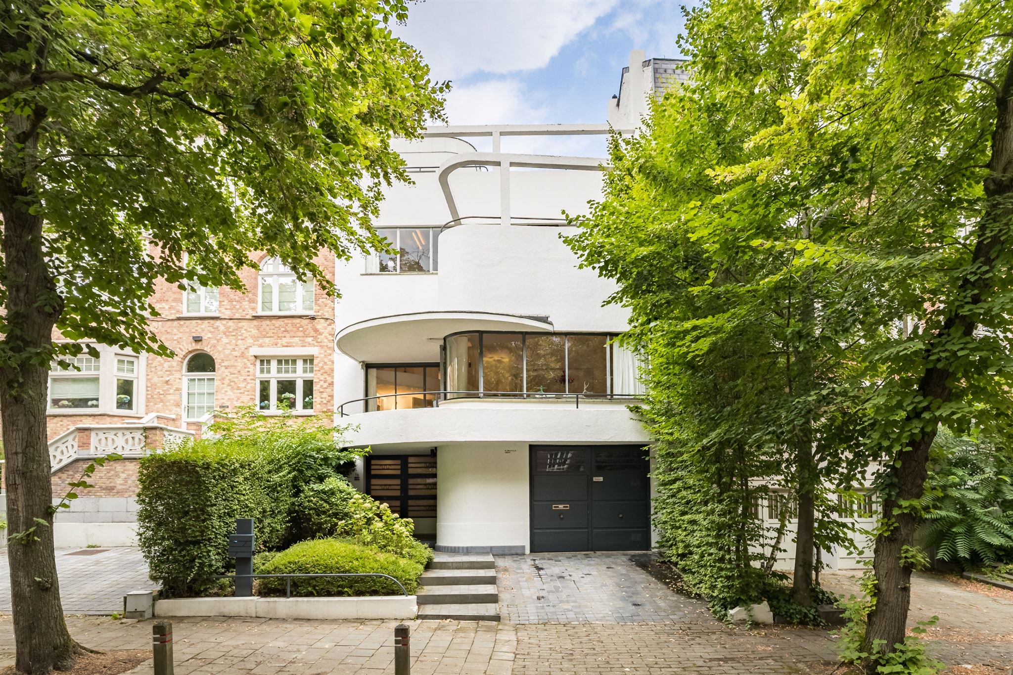 Brugmann, Maison d’architecte moderniste avec jardin et terrasses