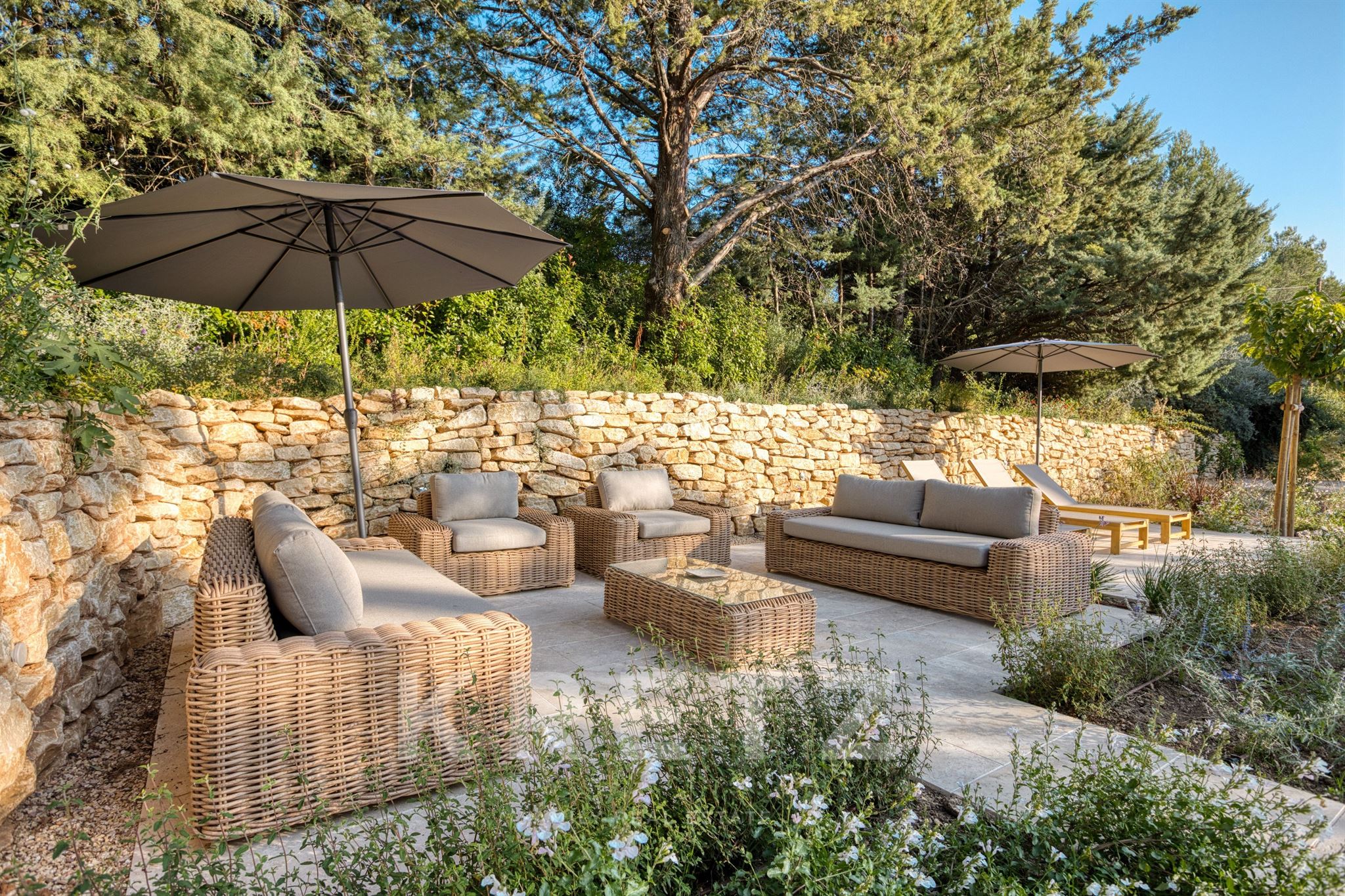 LE THOLONET_ VILLA D'EXCEPTION DE 300 M2 AU PIED DE LA SAINTE-VICTOIRE