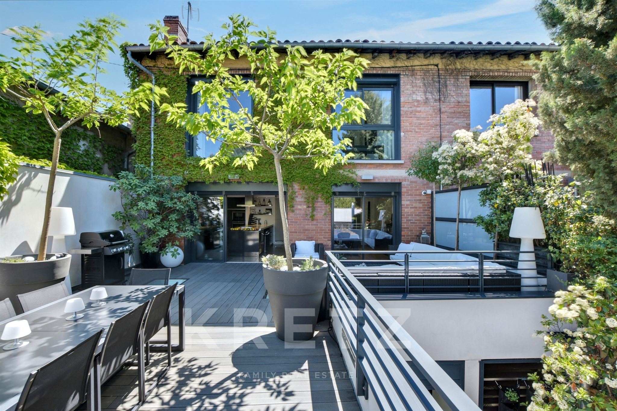 Hôtel particulier de 300m2 avec piscine et 3 garages - centre historique de Toulouse