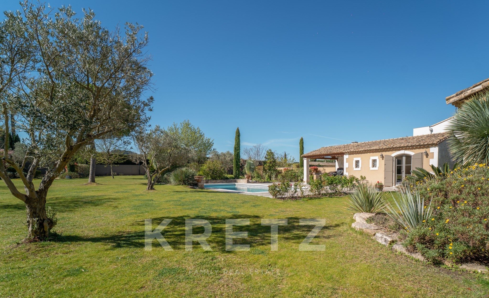 Contemporary Luxury Villa with Pool – Saint-Rémy-de-Provence