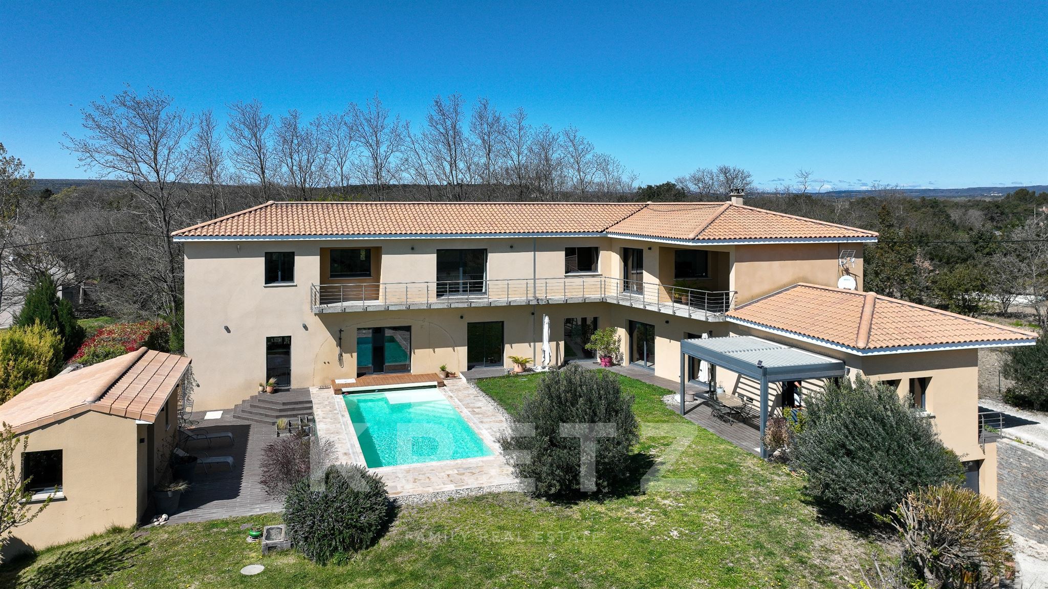 Exceptional private property – Spectacular view and lifestyle in Provence – Near Grignan