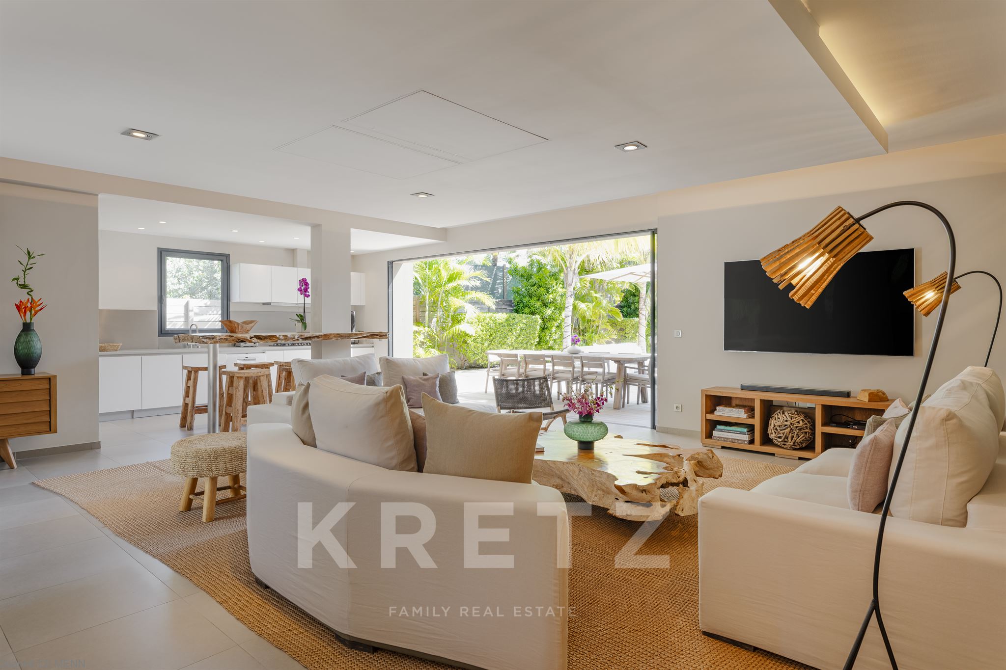 Villa with private access to Anse des Cayes beach