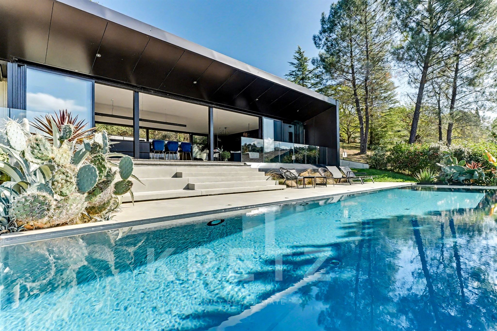 Villa d’architecte d’exception sur les coteaux sud toulousains
