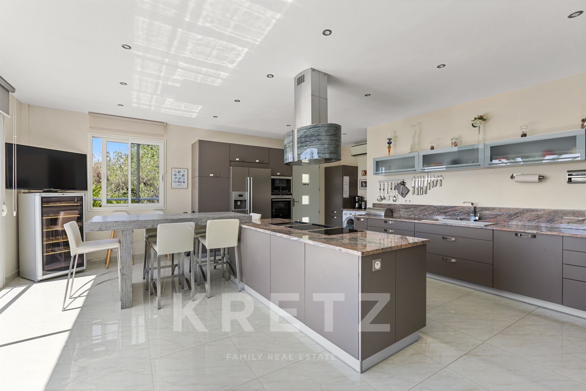 Villas Jumelles à Cote D'Azur – Vue Mer, Deux Piscines