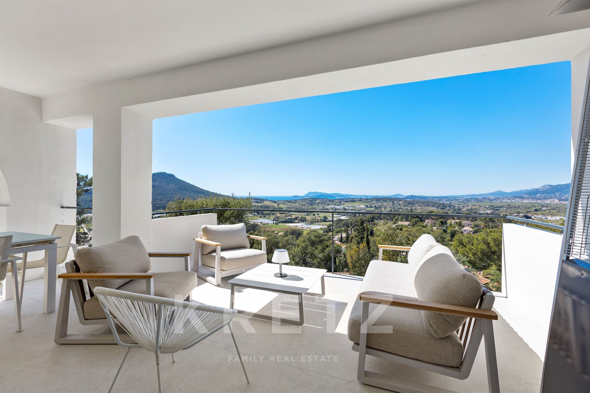 Carqueiranne – Villa vue mer – 300 m² – 5 chambres