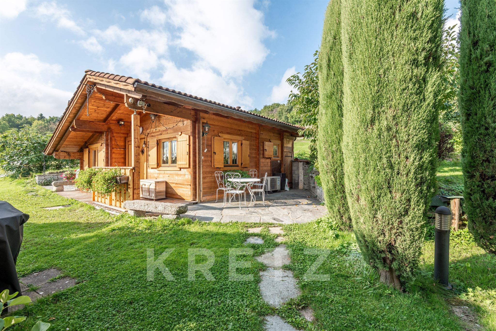 REIGNIER - ESERY Golf — Property including main villa and 2 chalets. Panoramic Mountain and Golf vie