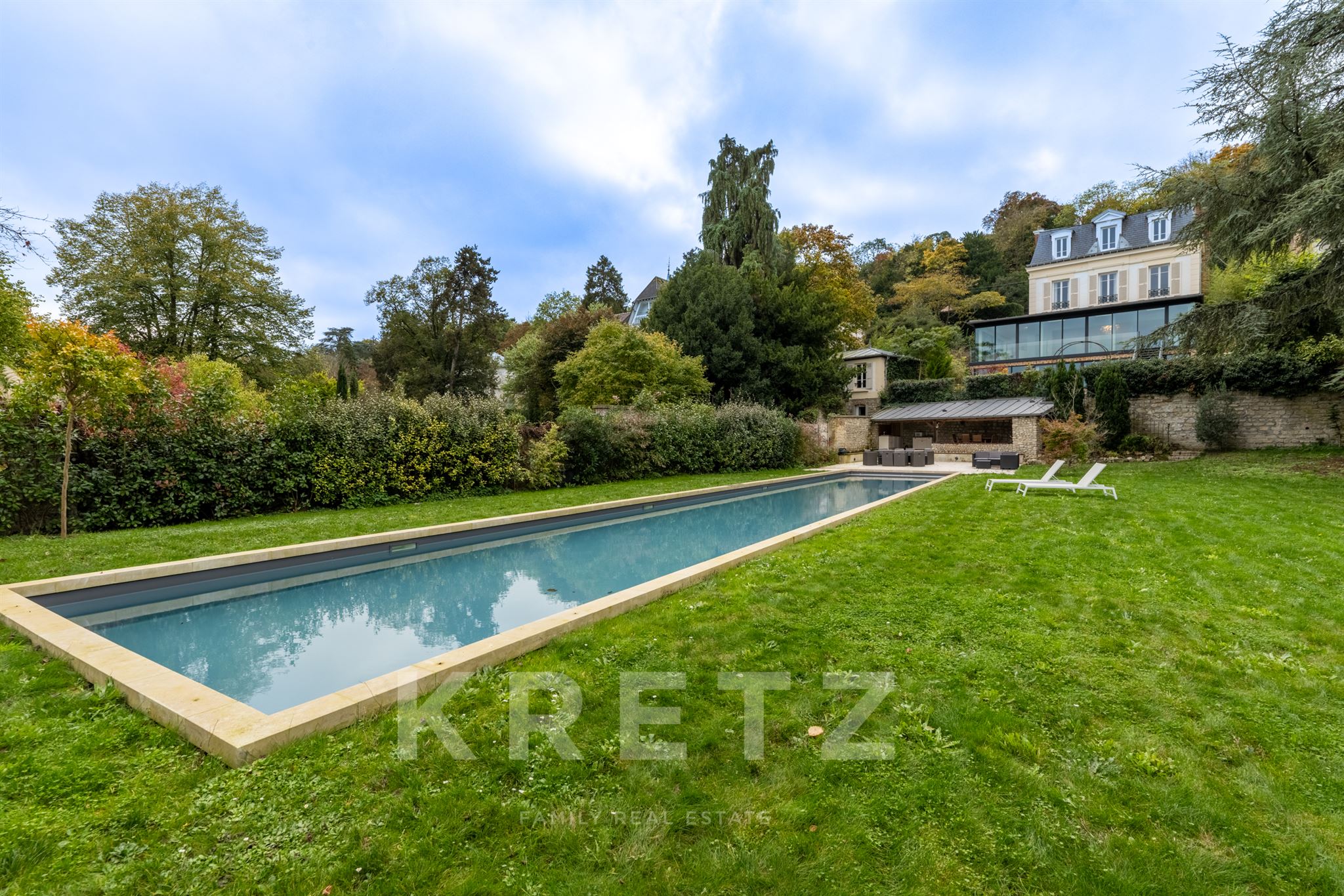 Architect-designed villa overlooking the Seine Valley