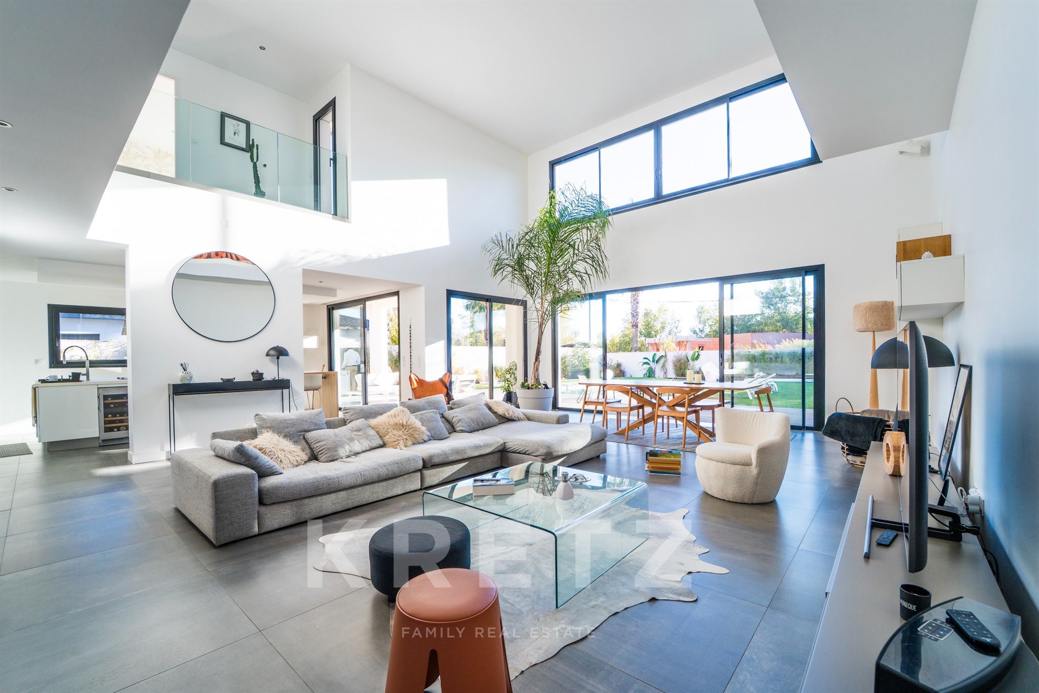 Architect-Designed Seafront Villa