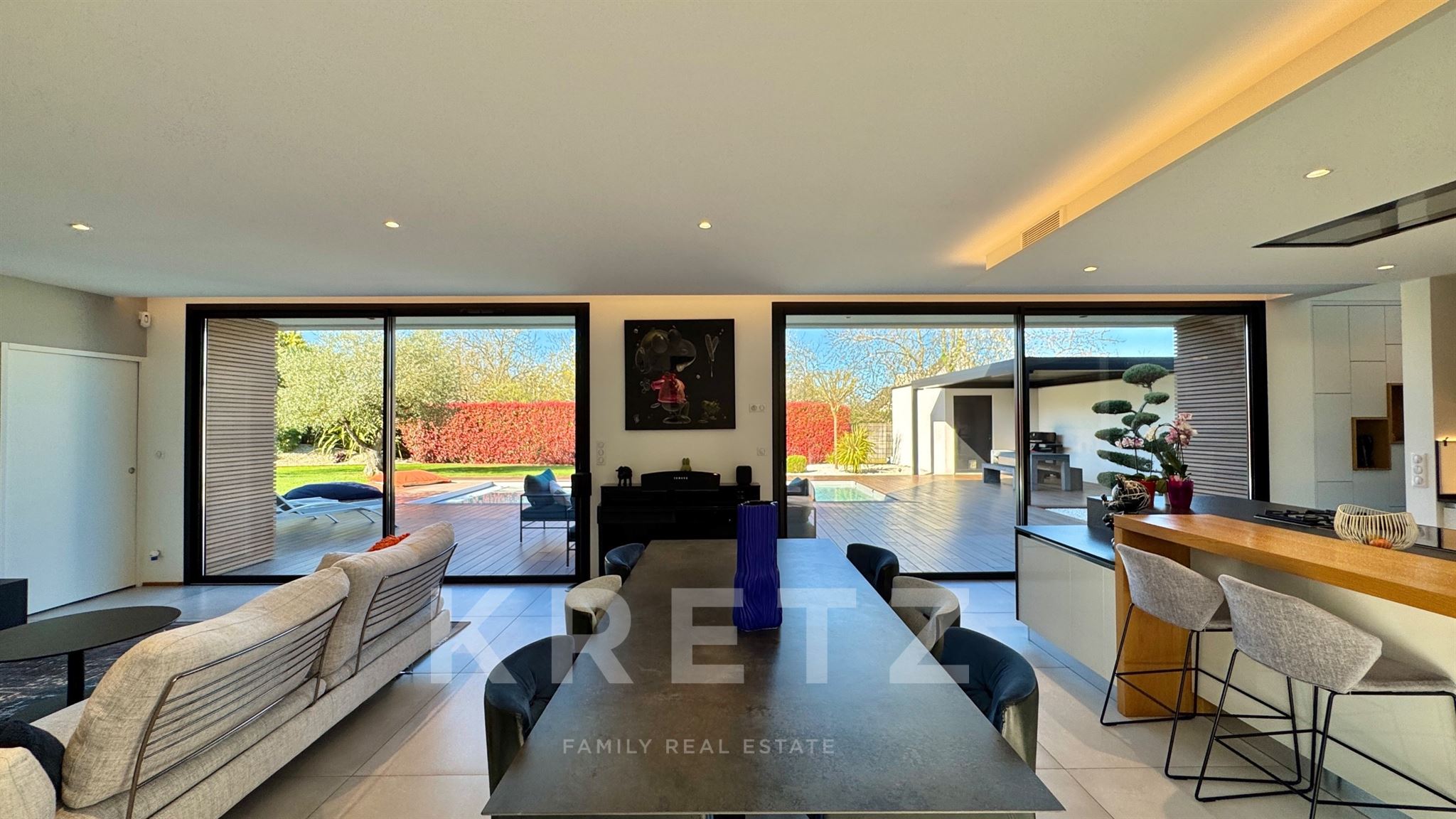 Contemporary villa on the outskirts of Tours