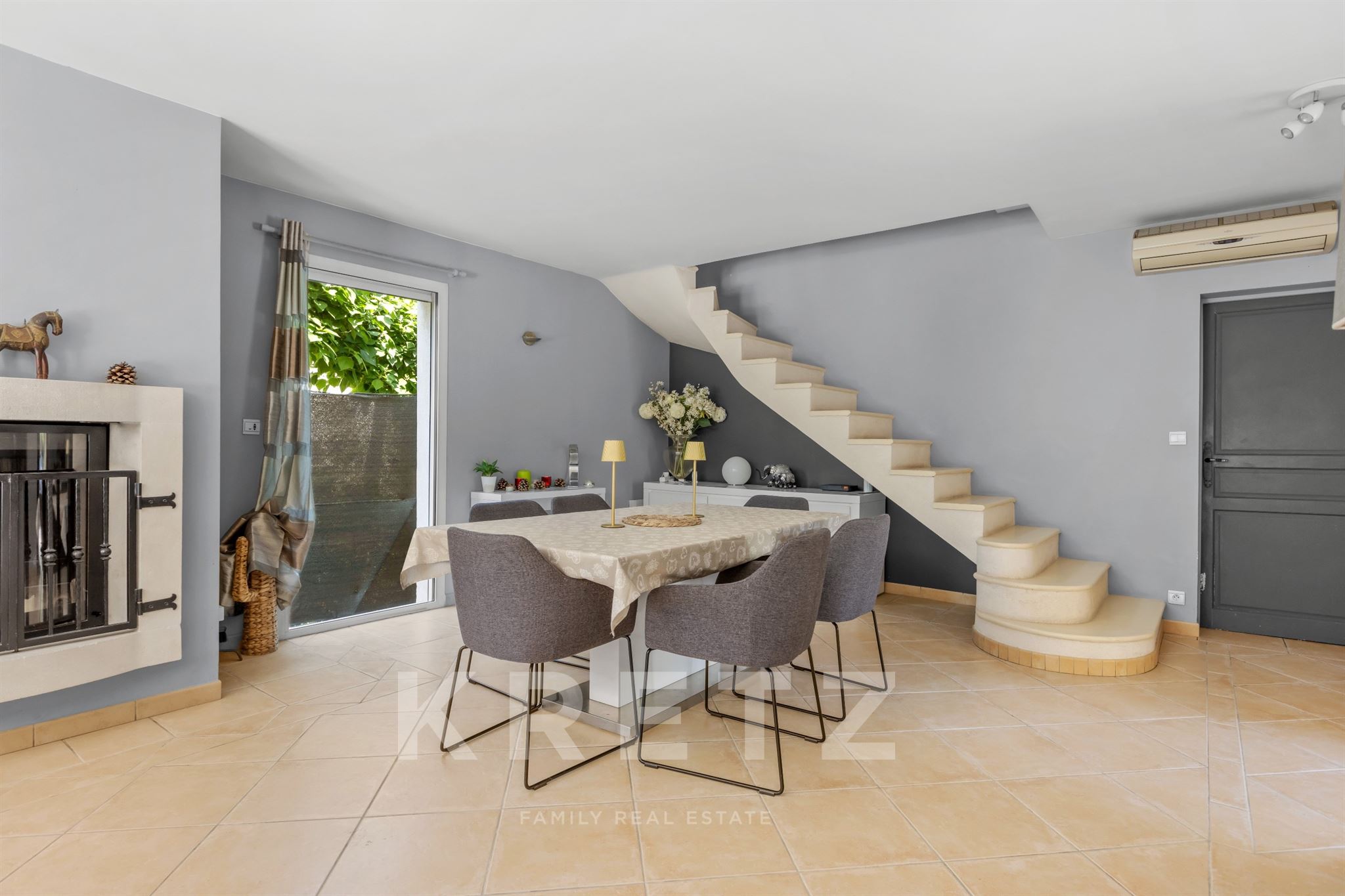 Bright 150 m² villa with swimming pool and large plot - Villeneuve-Loubet
