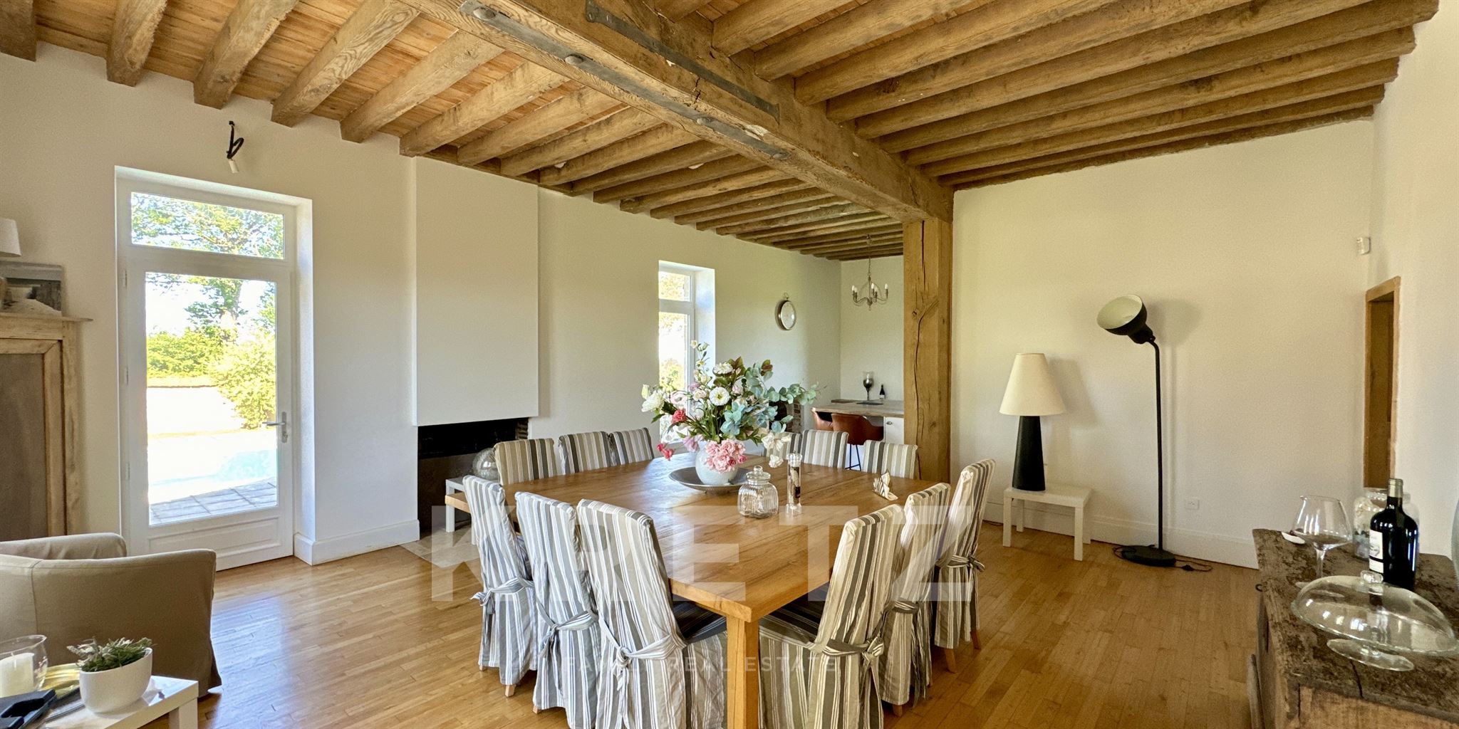 Renovated country house with swimming pool