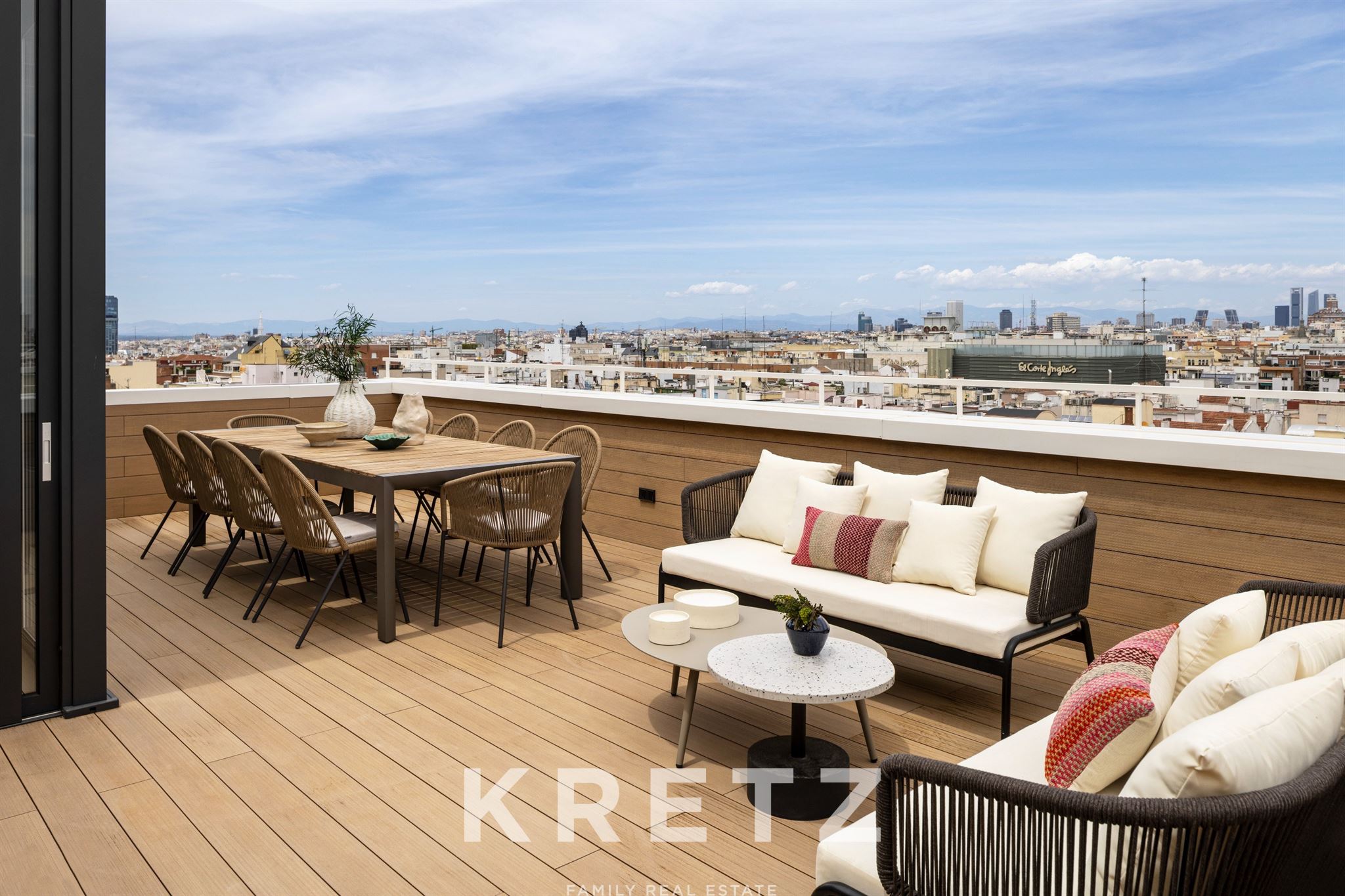 A dream penthouse touching the Madrid sky