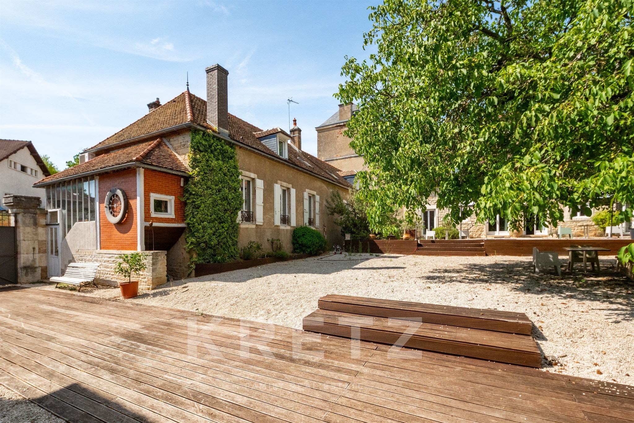 Propriété de caractère clé en main -Gîtes, évènementiel et maison - RULLY Bourgogne viticole