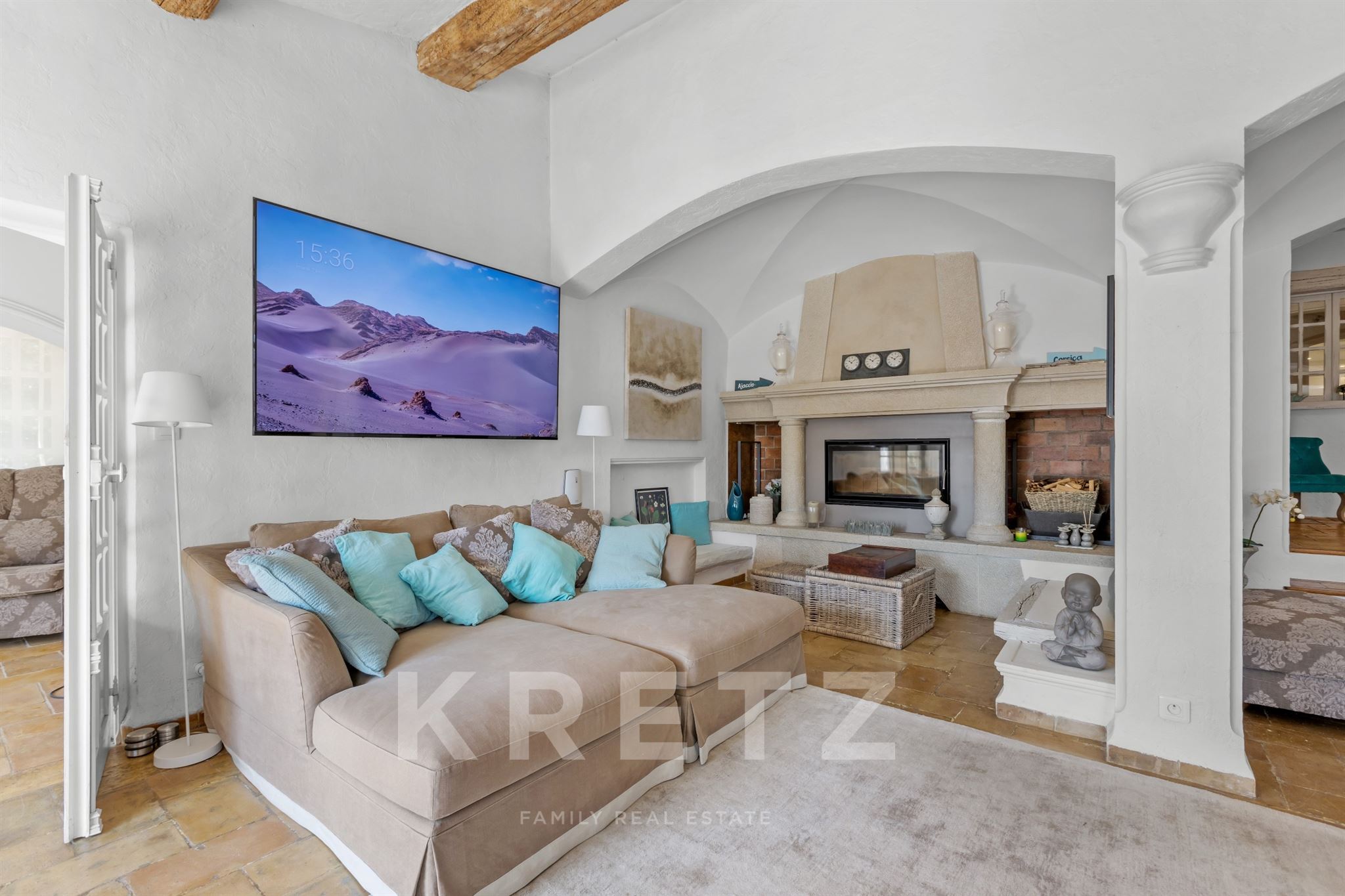 Provençal Villa on a 7,000 m² plot in a private estate in Roquefort-Les-Pins.