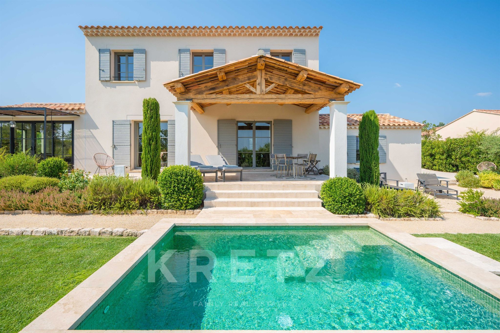Bastide contemporaine aux abords de Lourmarin