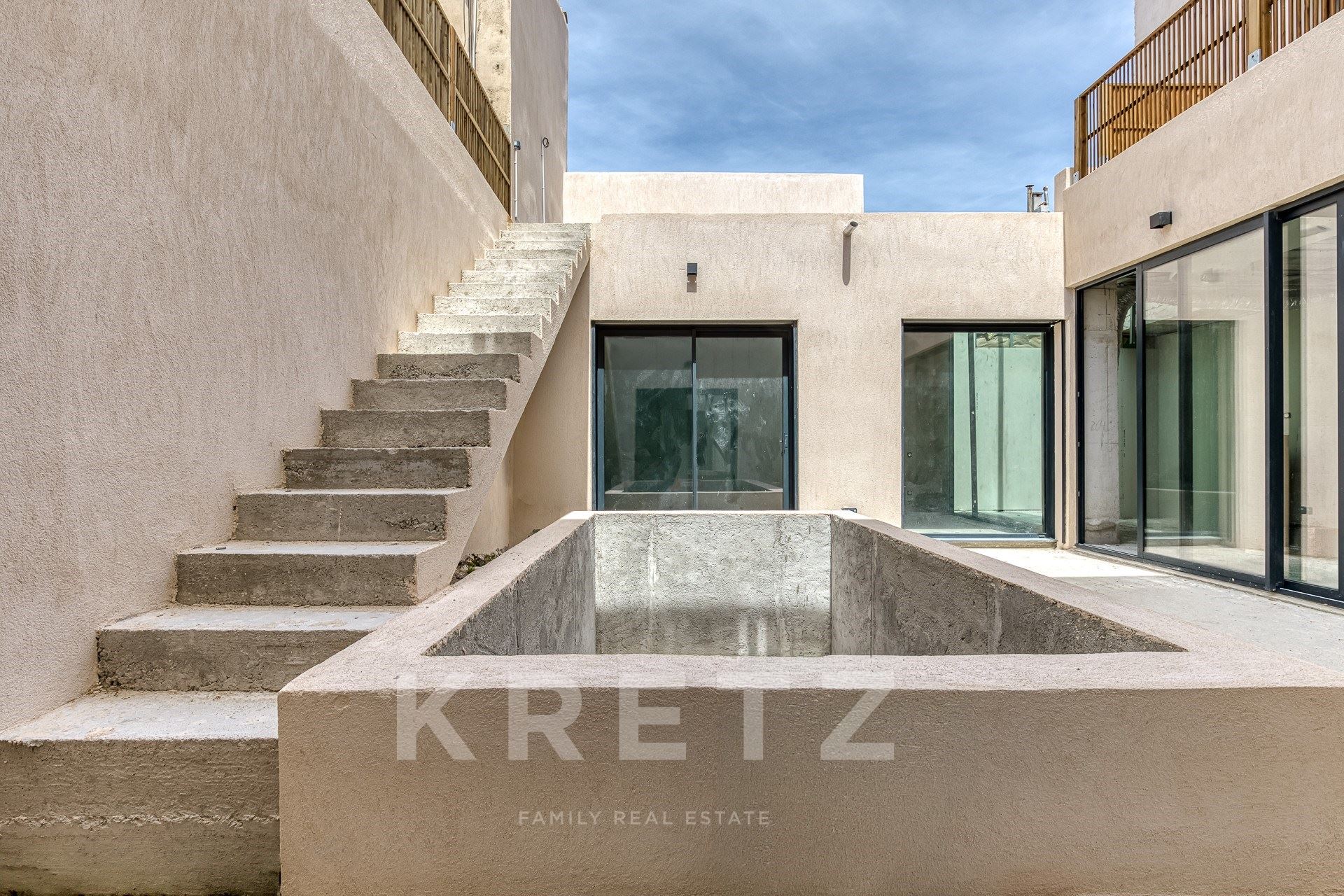 Hacienda avec bassin et garage aux portes des Calanques