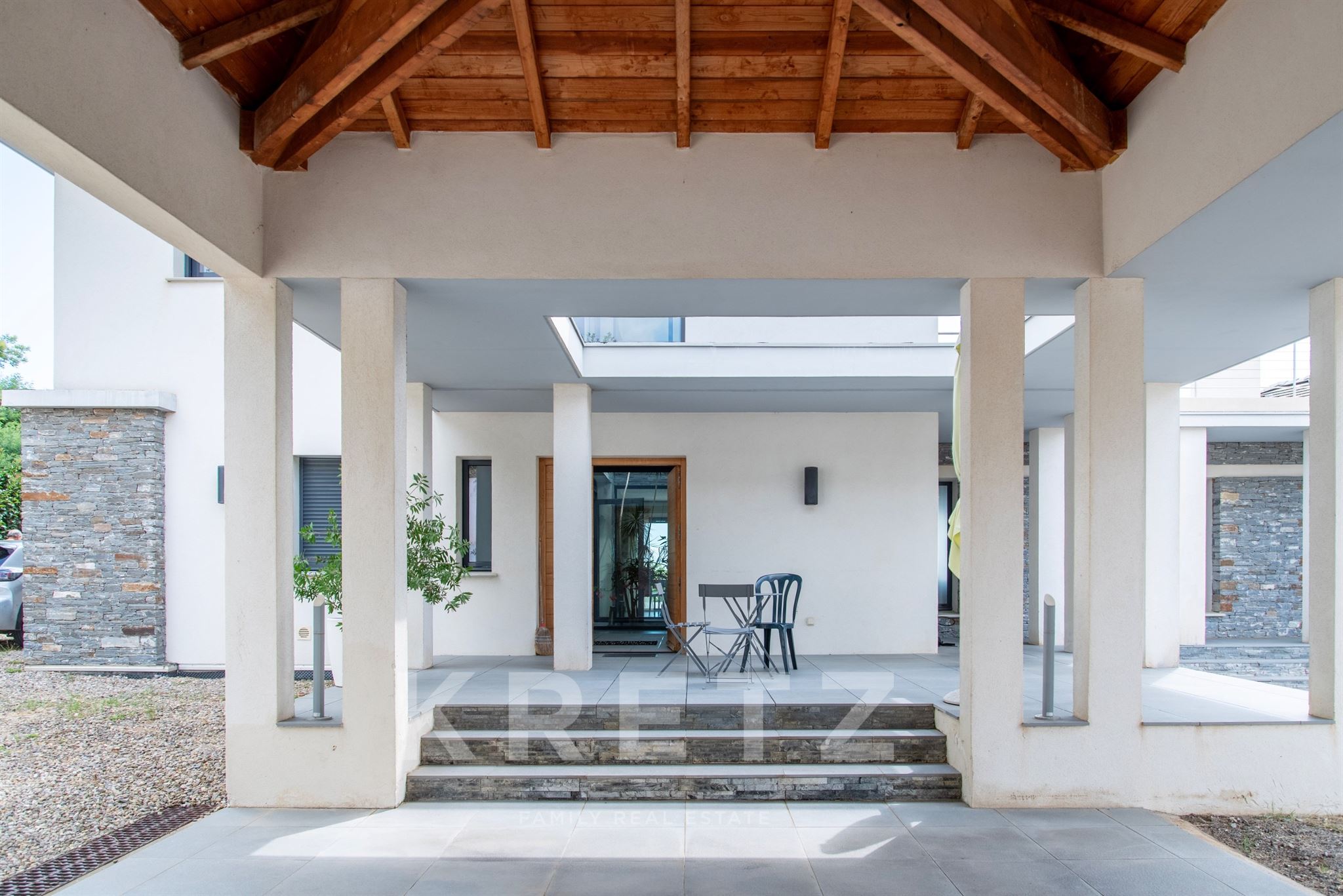 FOLELLI – 225 SQM ARCHITECT-DESIGNED VILLA WITH SEA VIEW AND POOL