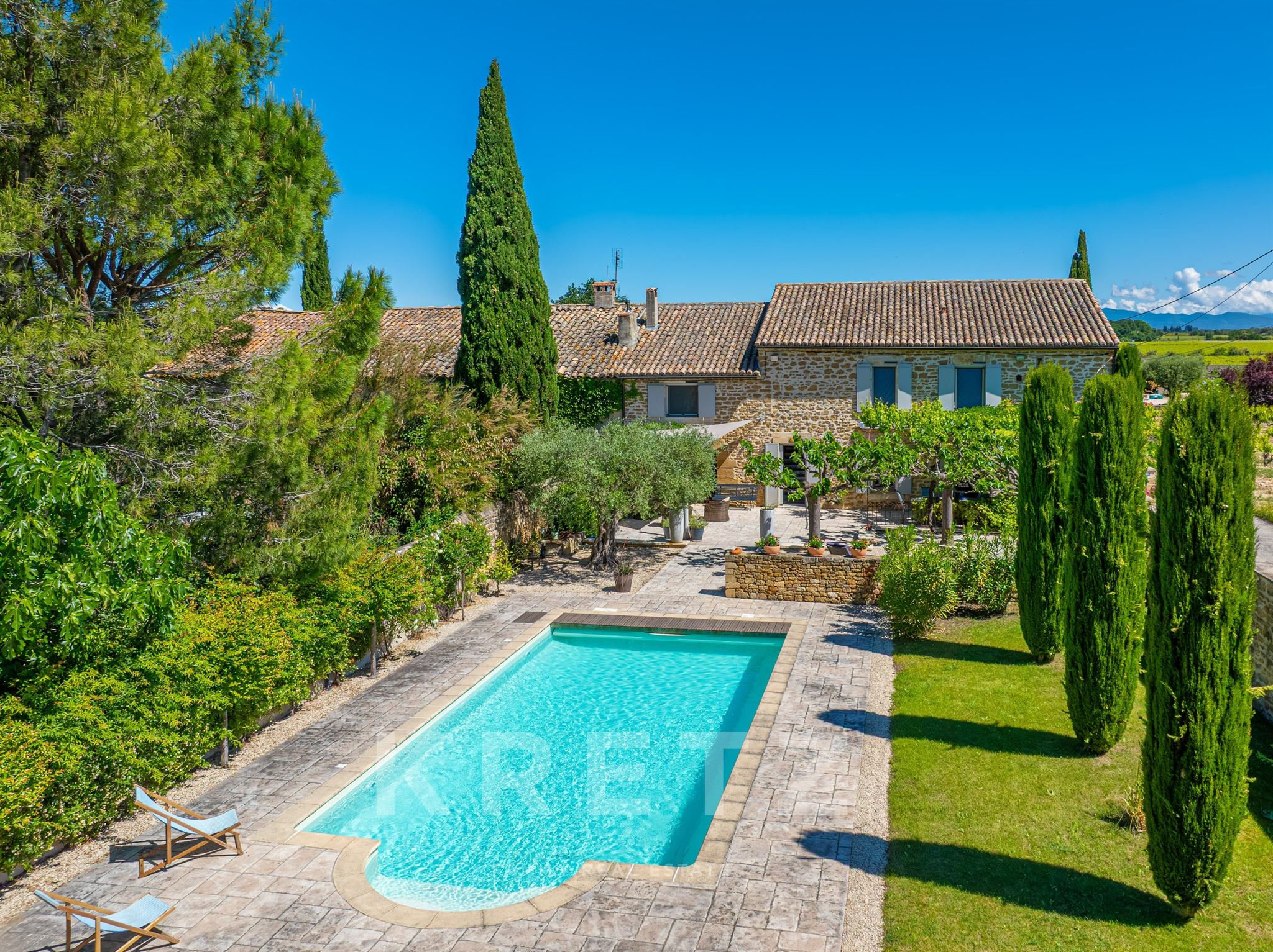 Beautiful Provençal farmhouse with swimming pool - High quality restoration