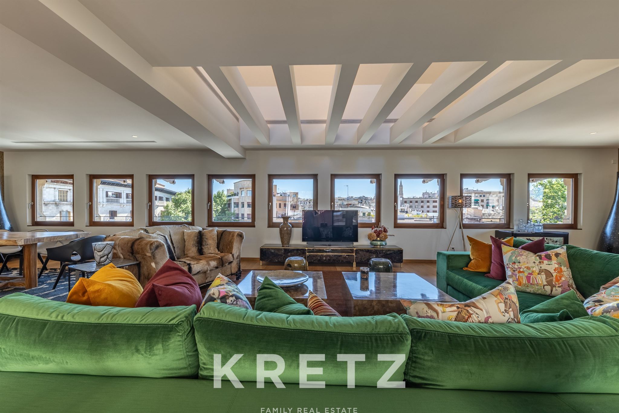 Elegant Penthouse on Paseo del Born: blending historic heritage with modern refinement in the heart 