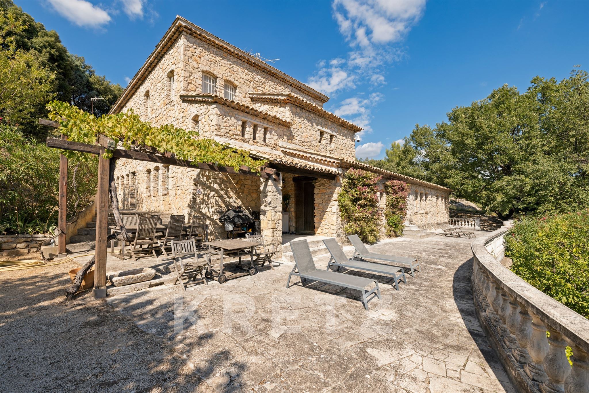 Claviers, Var — Domaine d'exception, 150 hectares