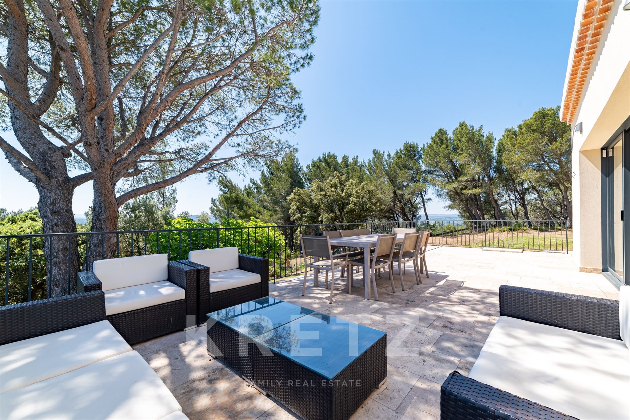 Architect-designed house with 360° views - Châteauneuf-du-Pape