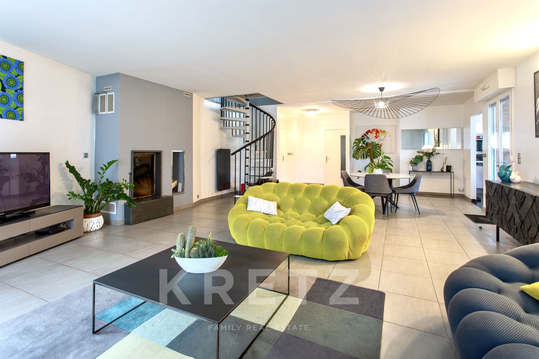 Architect-designed property on the banks of the Somme