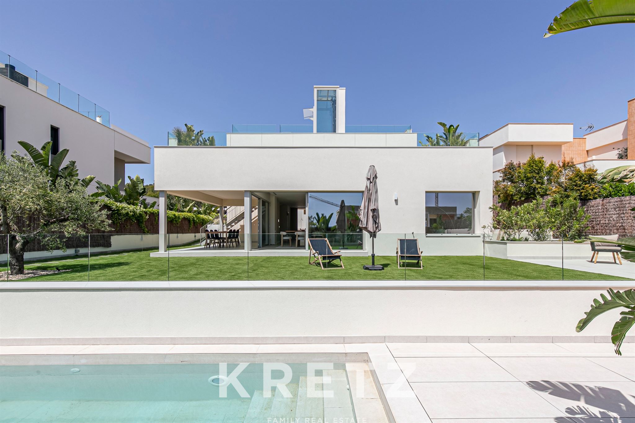 New-Build Contemporary Home with Pool and Sea Views – La Plana, Sitges