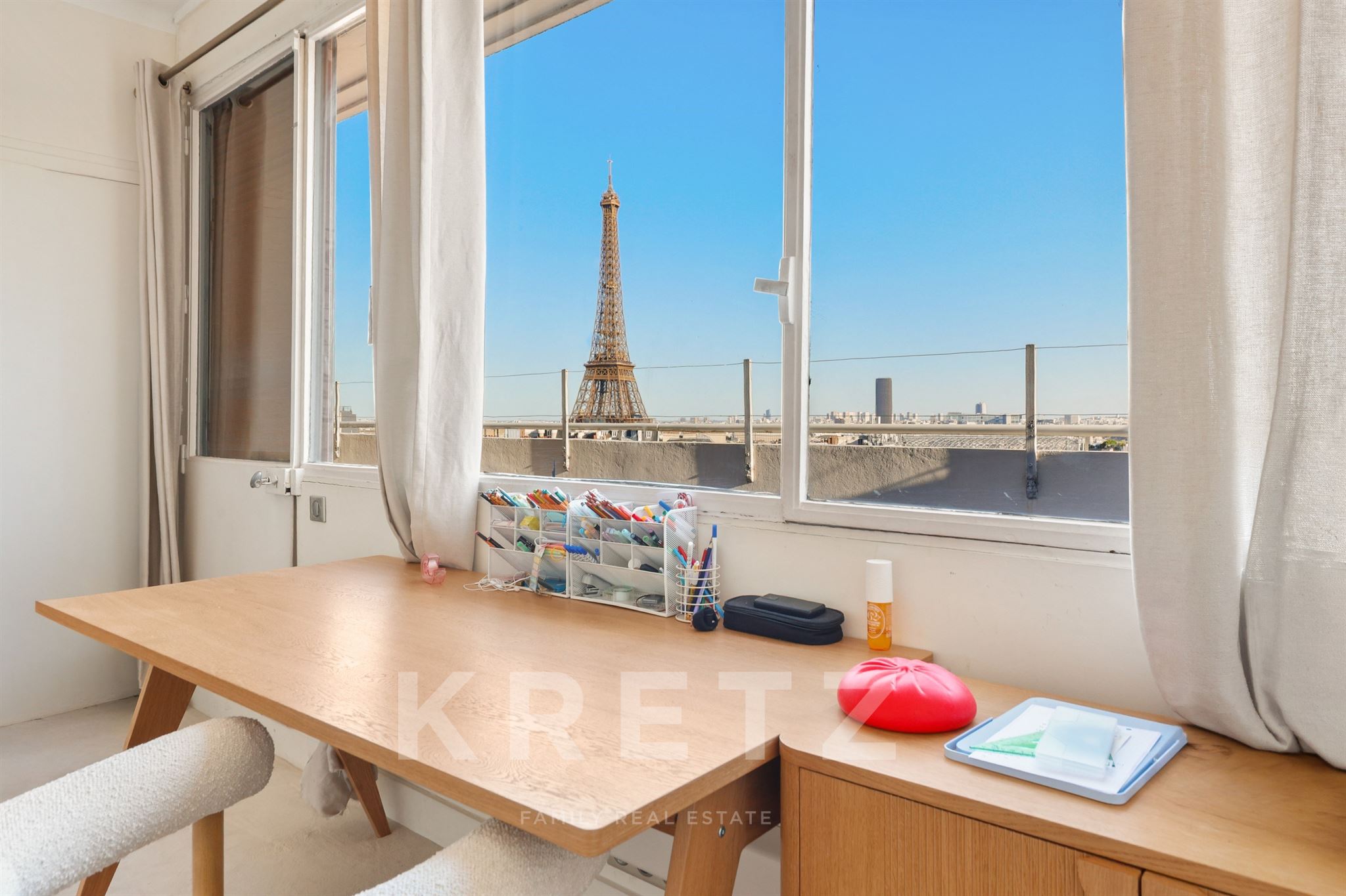 Duplex en dernier étage avec de multiples terrasses et vues dégagées sur la Tour Eiffel et Paris - Trocadero
