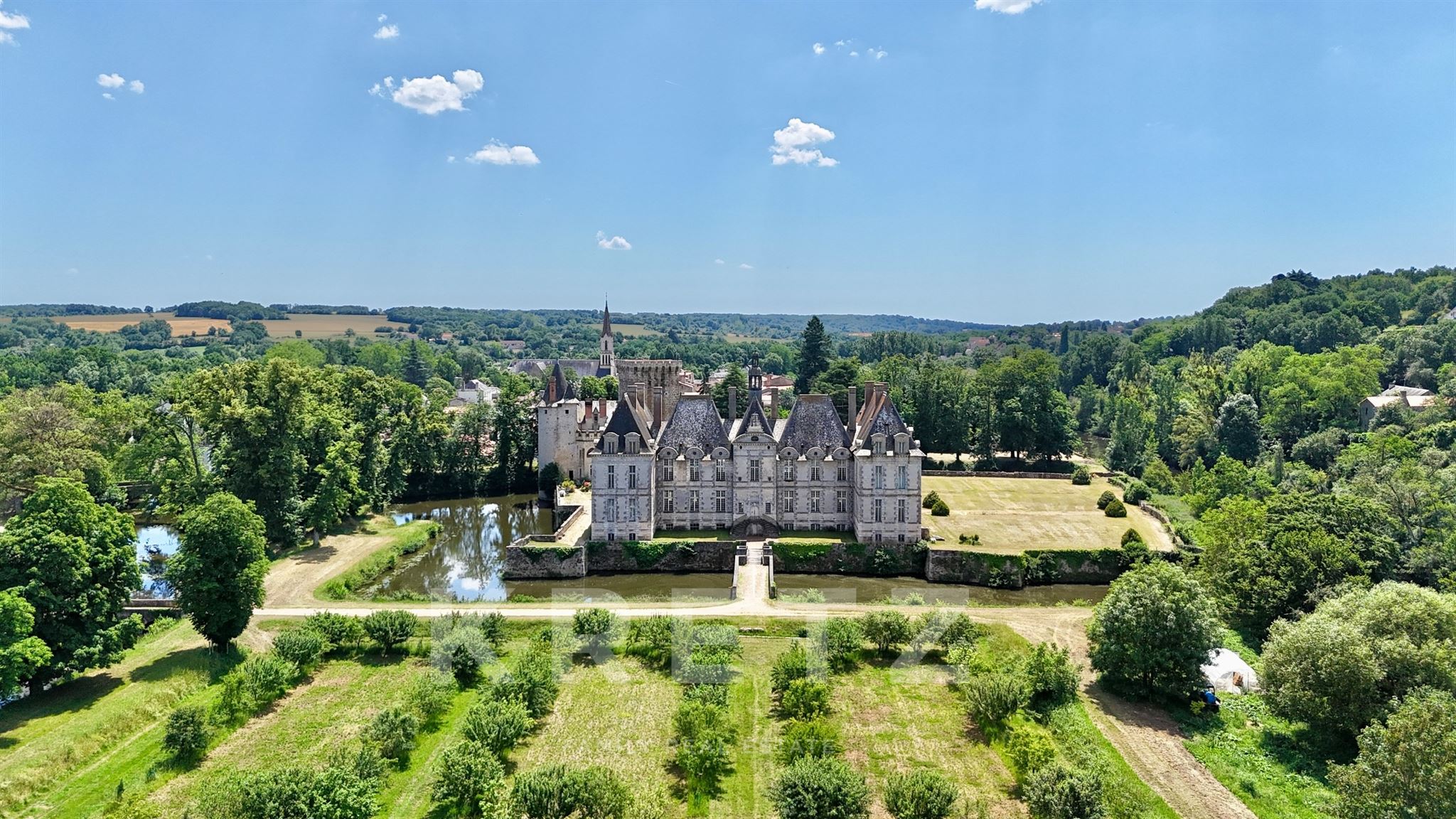 A listed historic castle, a symbol of French classicism