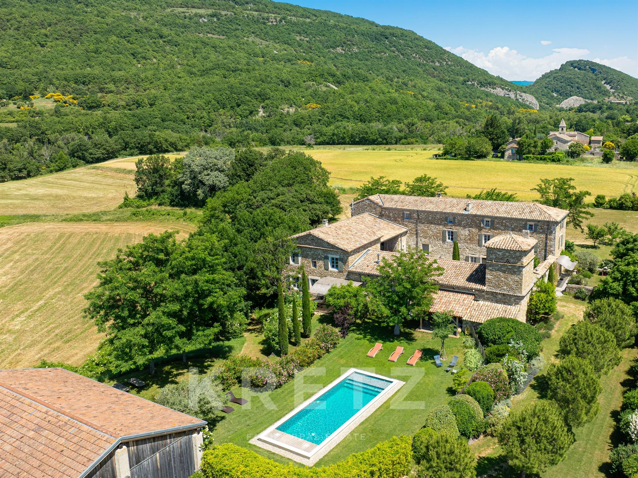 Exceptional residence in the heart of the Drôme Provençale