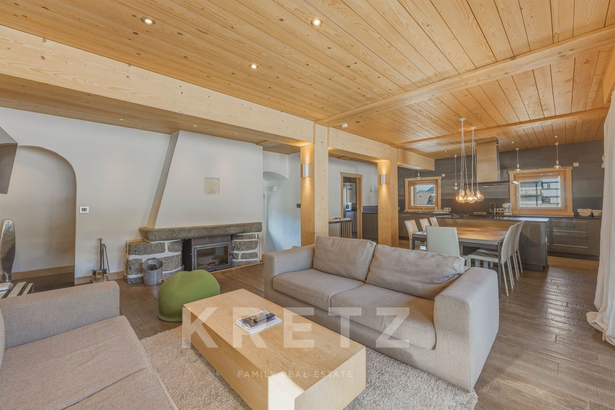 MEGEVE Centre: Charming chalet with exceptional extension potential