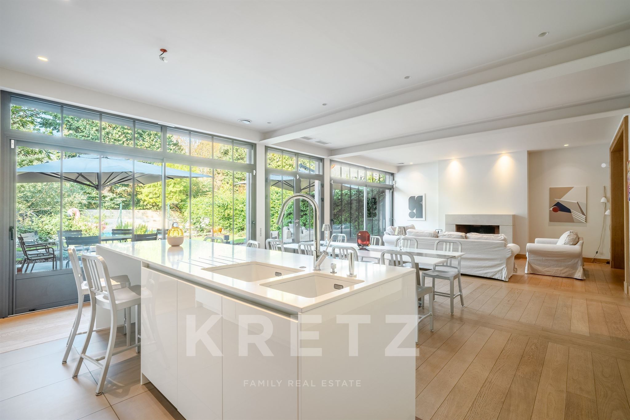 Parc Bordelais – Propriété d’architecte de 390 m², 4 suites, piscine et garage