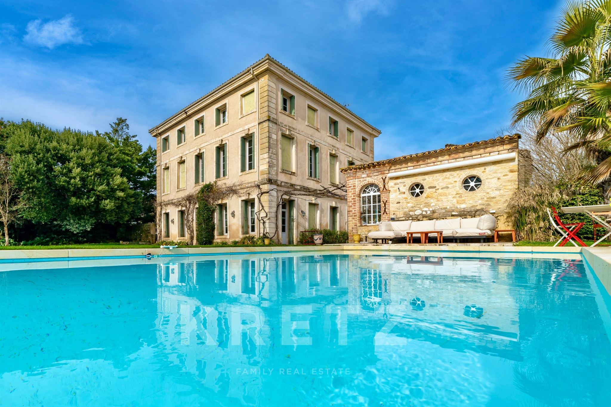 18th-Century Private Mansion with landscaped garden, swimming pool and outbuildings