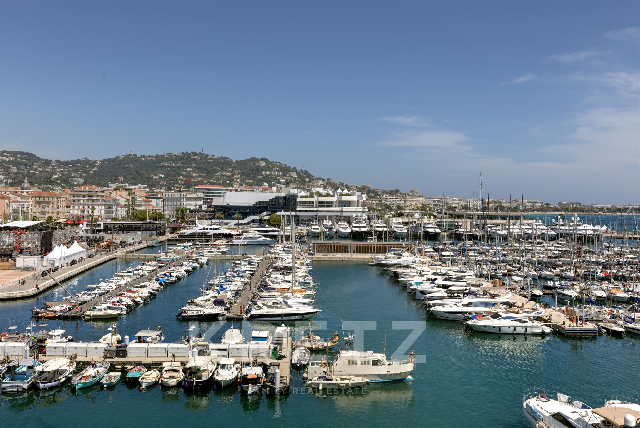 Le Duplex du Vieux-Port – Une Signature d’Architecte Face à la Méditerranée