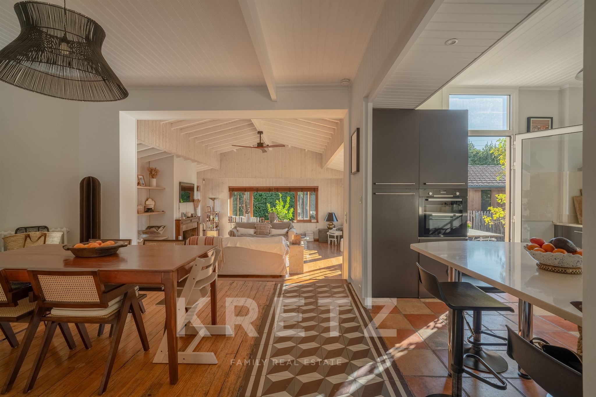 Mérignac, near Caudéran: 180 m² home blending Arcachon charm with Cap Ferret spirit.