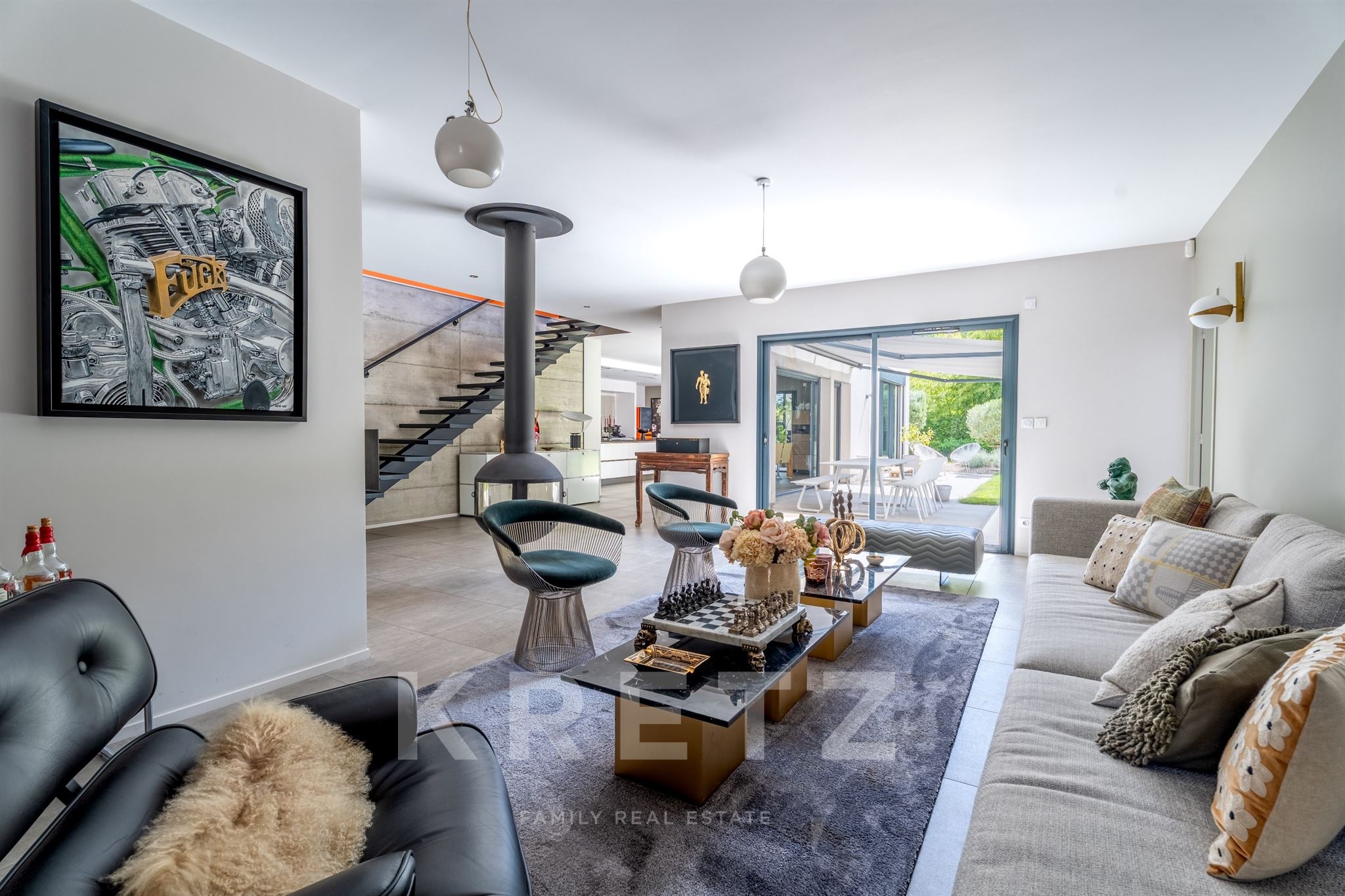 Élégance contemporaine — 311 m² sur terrain de 1 090 m²
